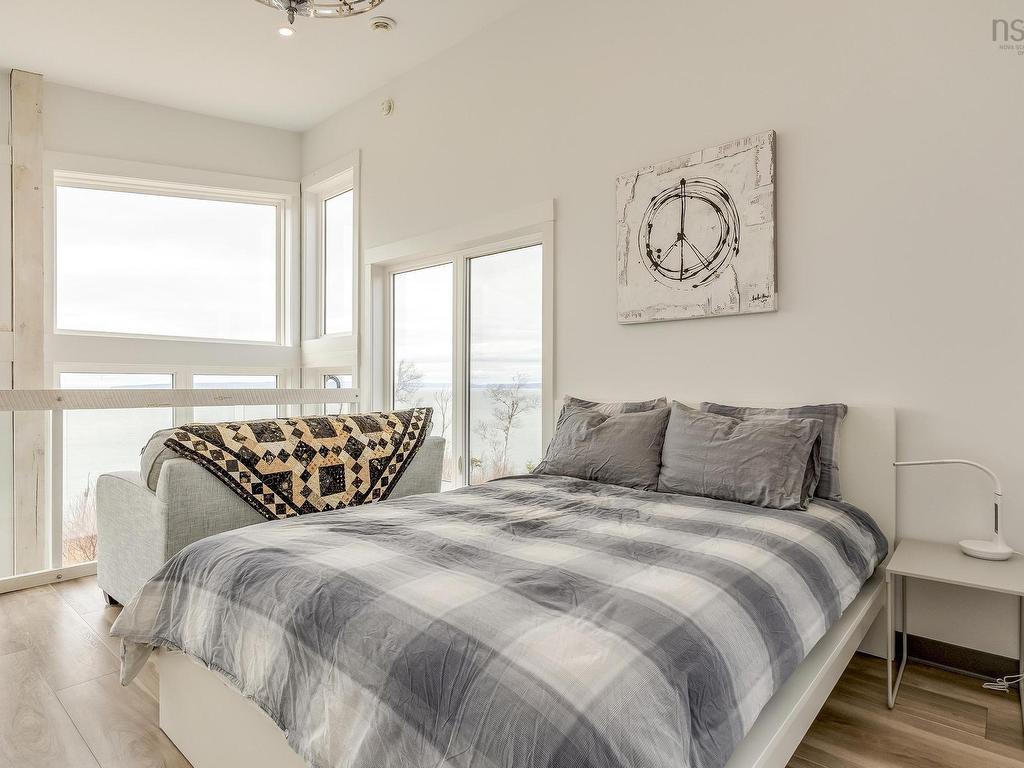 












83/85 Russia Road

,
Harbourville,




NS
B0P 1E0

