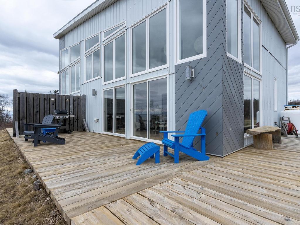 












83/85 Russia Road

,
Harbourville,




NS
B0P 1E0

