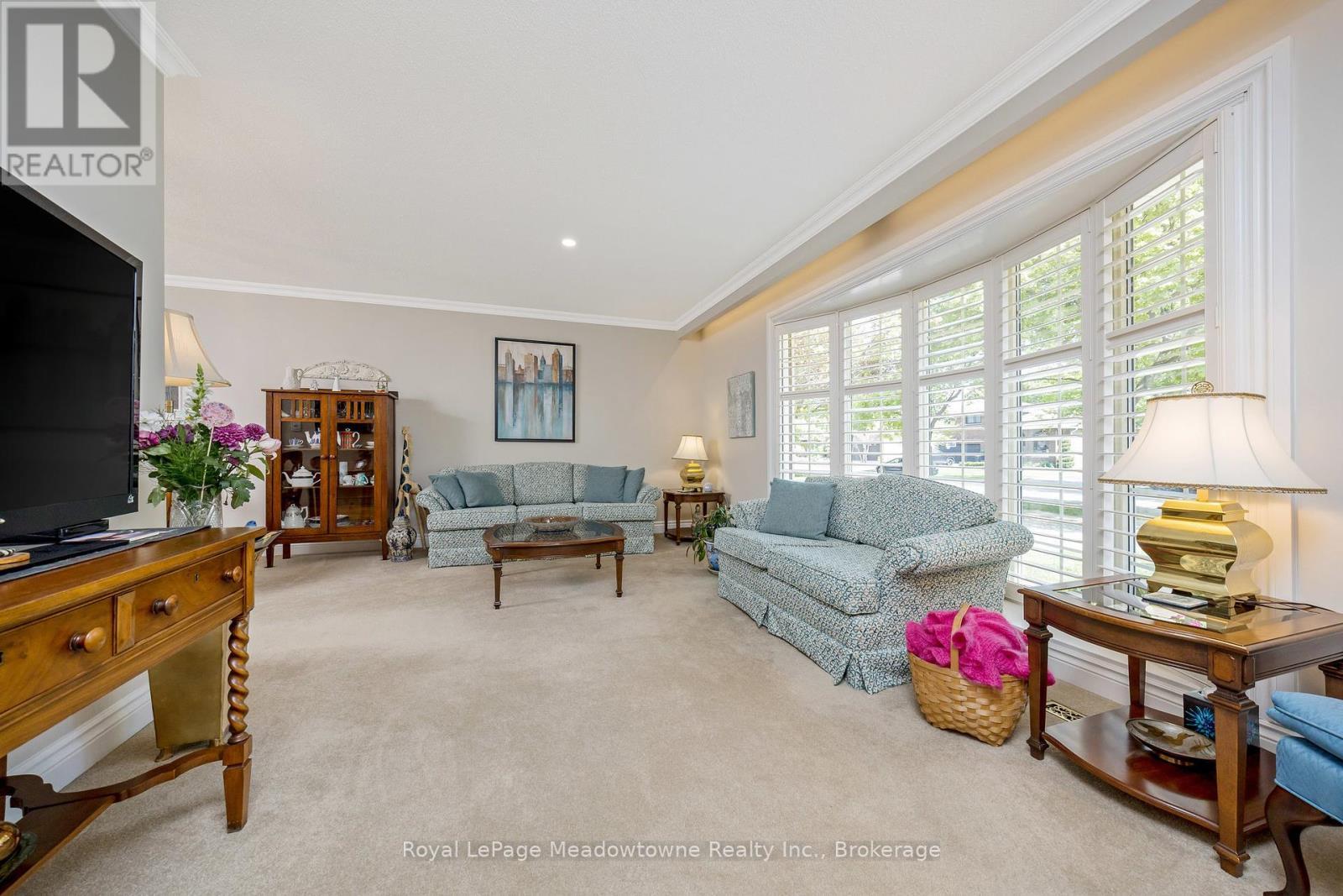 












391 HIGHSIDE DRIVE

,
Milton (OM Old Milton),




Ontario
L9T1W9

