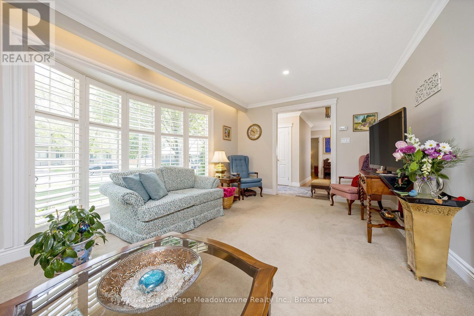 












391 HIGHSIDE DRIVE

,
Milton (OM Old Milton),




Ontario
L9T1W9

