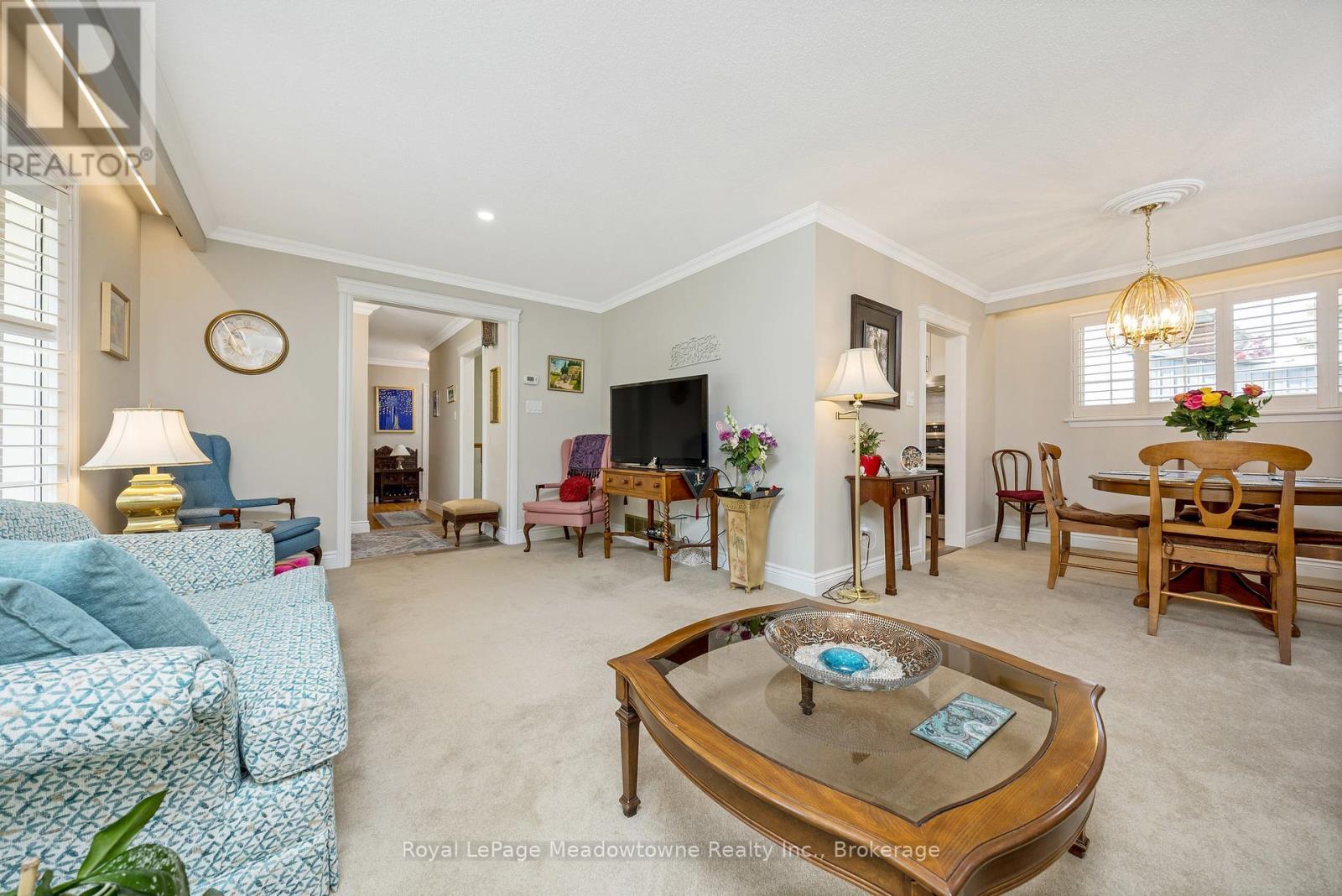 












391 HIGHSIDE DRIVE

,
Milton (OM Old Milton),




Ontario
L9T1W9

