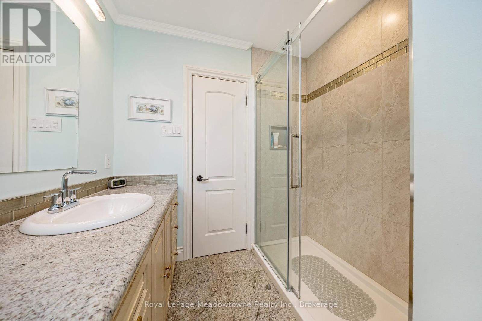 












391 HIGHSIDE DRIVE

,
Milton (OM Old Milton),




Ontario
L9T1W9

