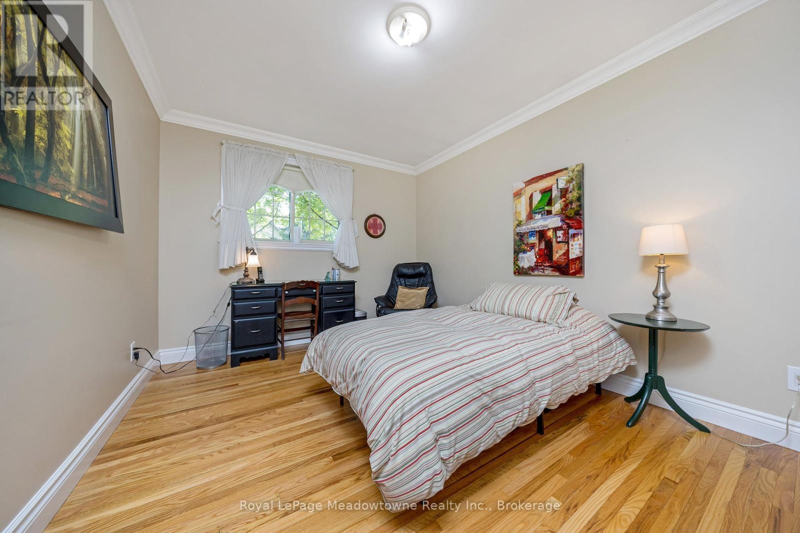 












391 HIGHSIDE DRIVE

,
Milton (OM Old Milton),




Ontario
L9T1W9

