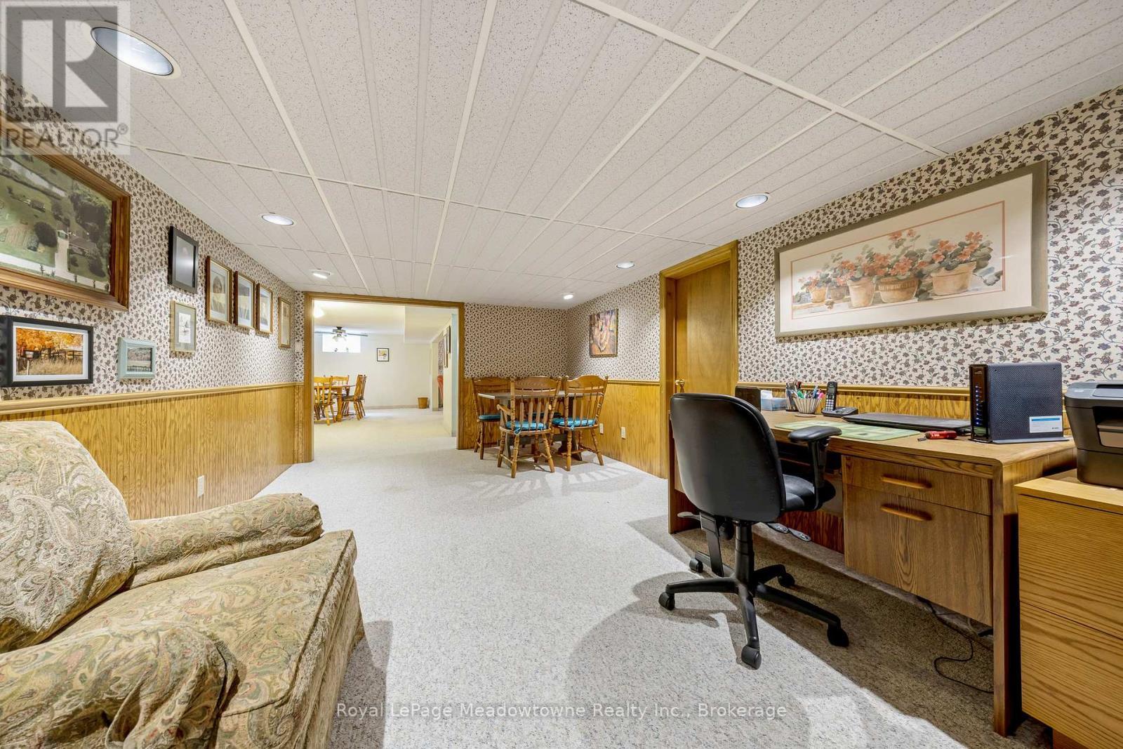 












391 HIGHSIDE DRIVE

,
Milton (OM Old Milton),




Ontario
L9T1W9

