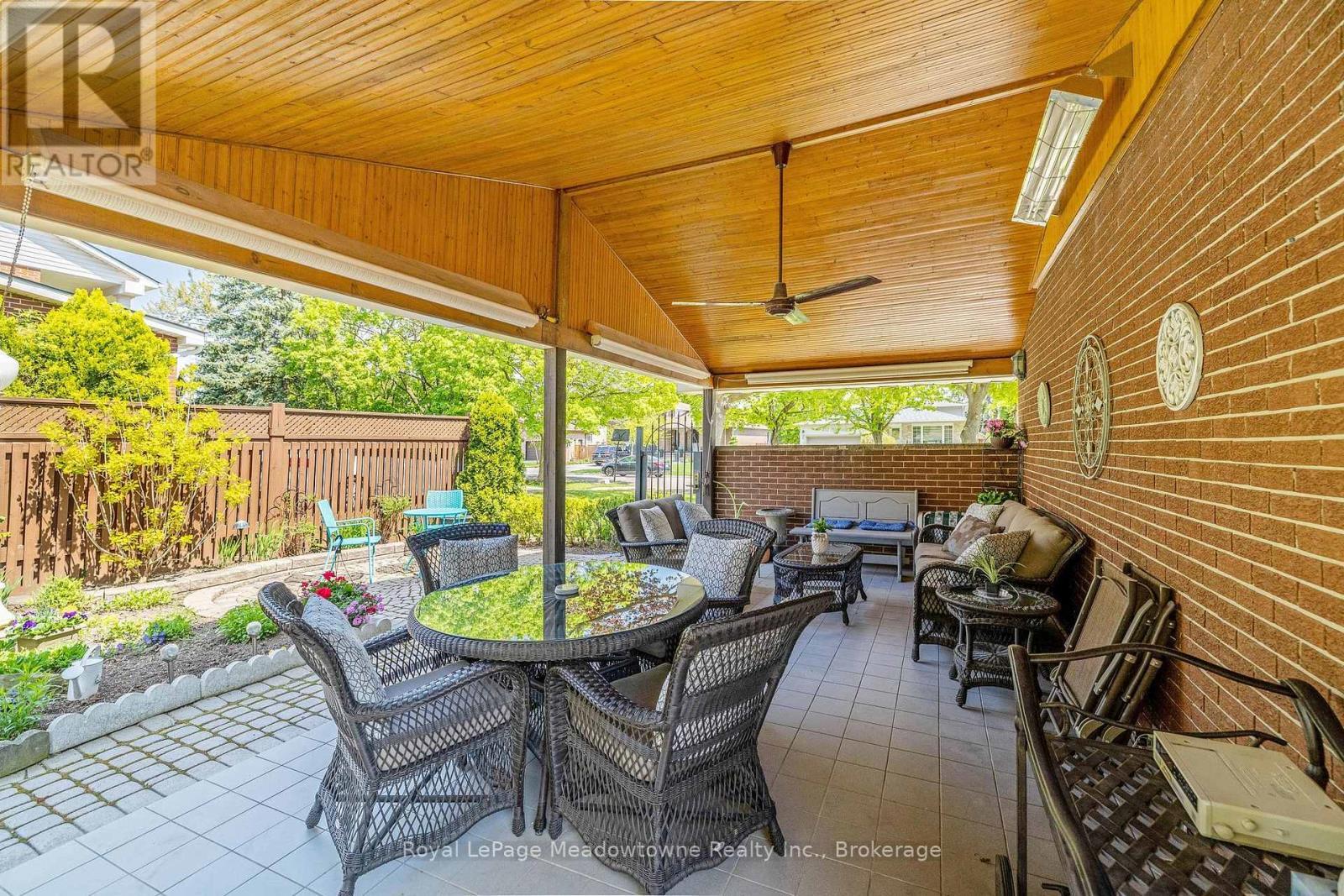 












391 HIGHSIDE DRIVE

,
Milton (OM Old Milton),




Ontario
L9T1W9

