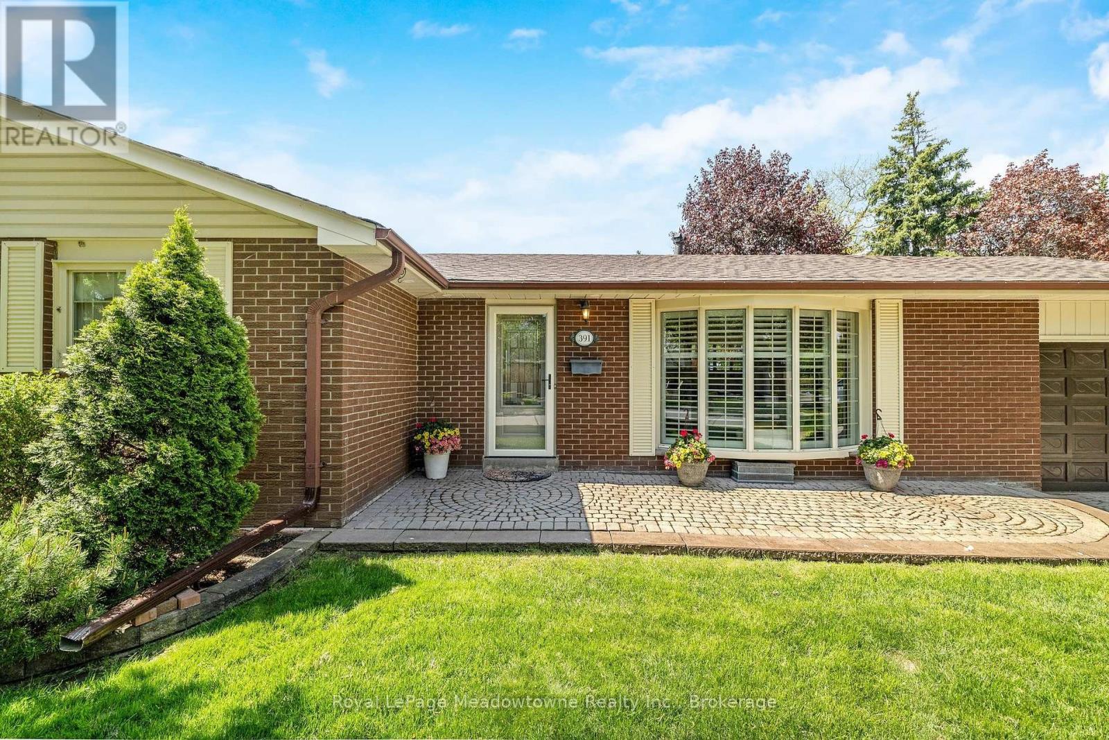 












391 HIGHSIDE DRIVE

,
Milton (OM Old Milton),




Ontario
L9T1W9

