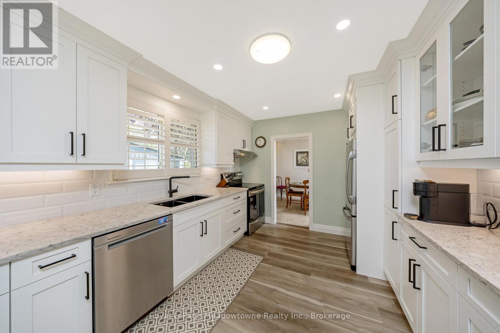 












391 HIGHSIDE DRIVE

,
Milton (OM Old Milton),




Ontario
L9T1W9

