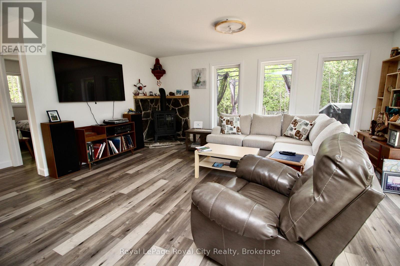 












134 MAPLE GOLF CRESCENT

,
Northern Bruce Peninsula,




Ontario
N0H2R0

