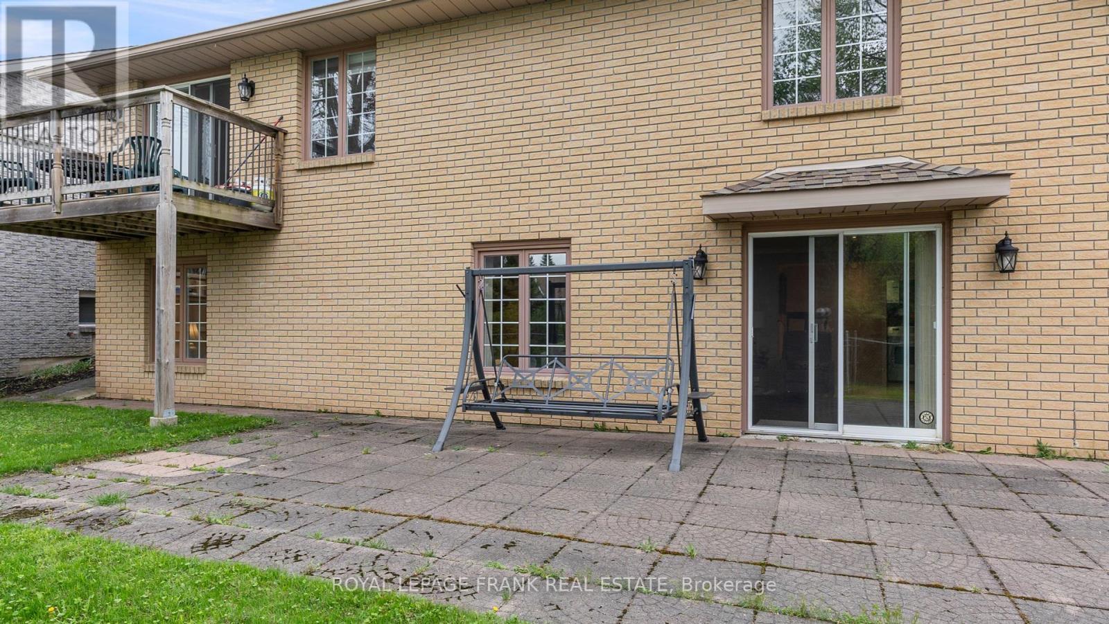












5 HILLVIEW DRIVE

,
Kawartha Lakes (Bobcaygeon),




Ontario
K0M1A0

