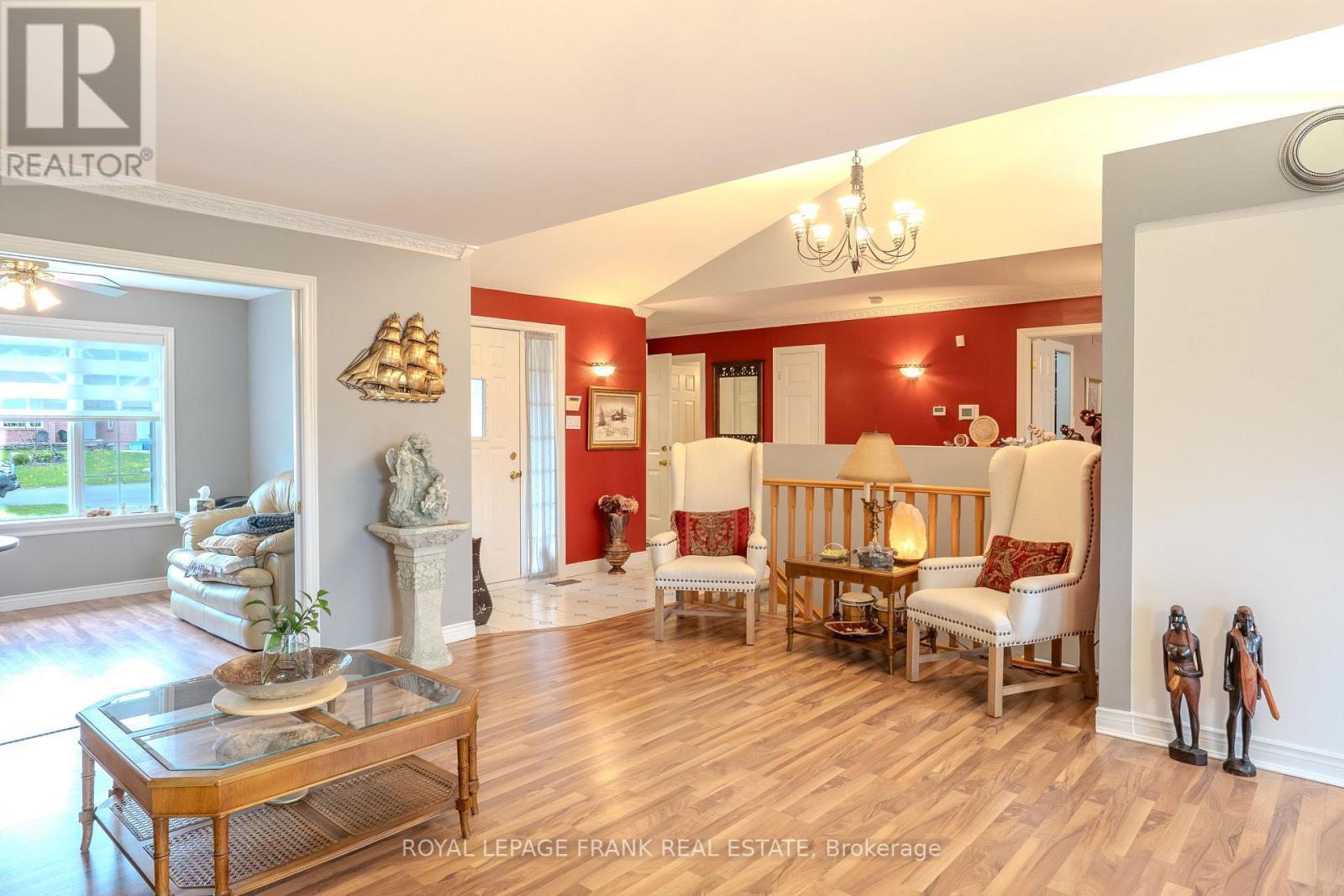 












5 HILLVIEW DRIVE

,
Kawartha Lakes (Bobcaygeon),




Ontario
K0M1A0

