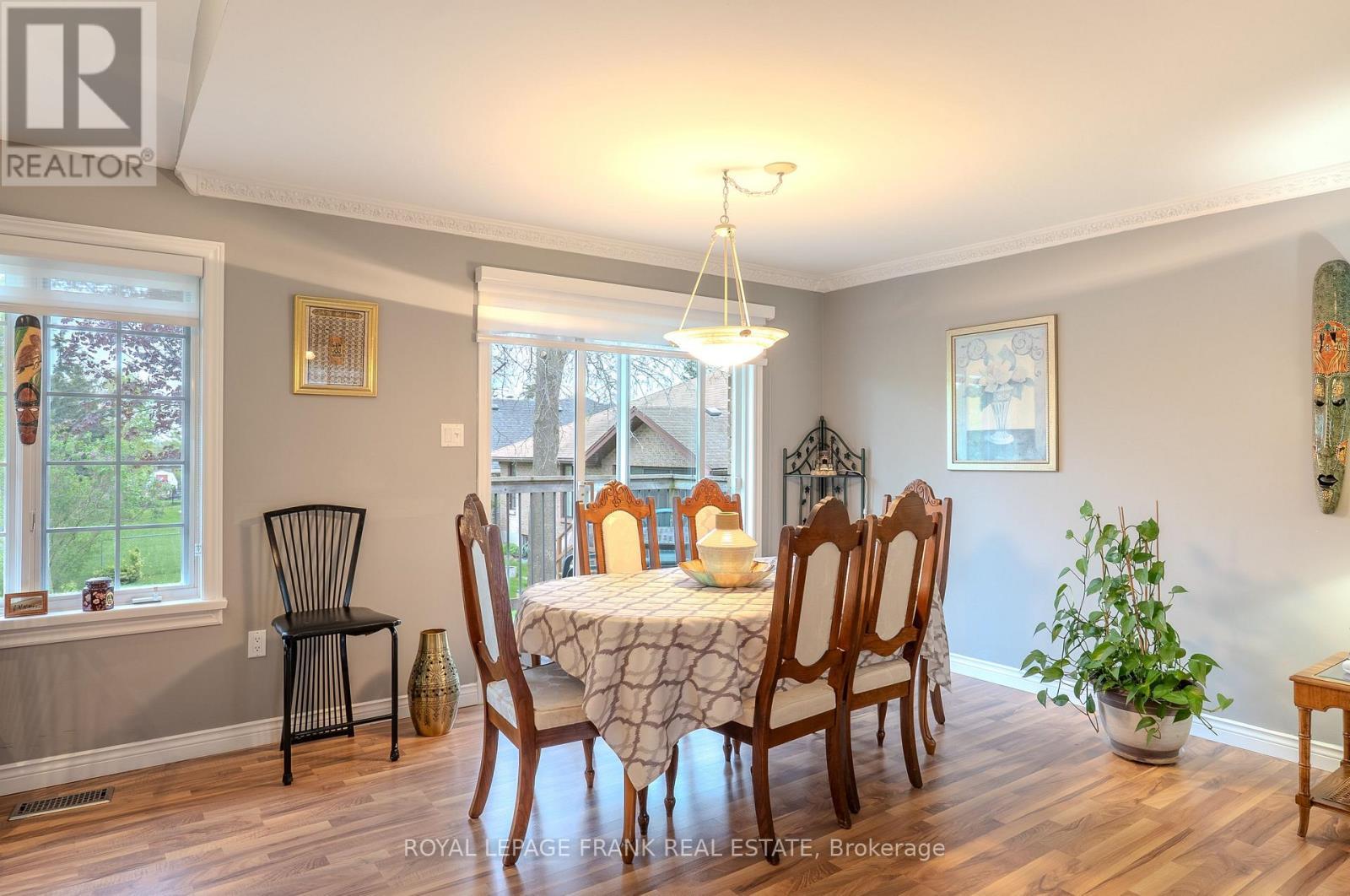 












5 HILLVIEW DRIVE

,
Kawartha Lakes (Bobcaygeon),




Ontario
K0M1A0

