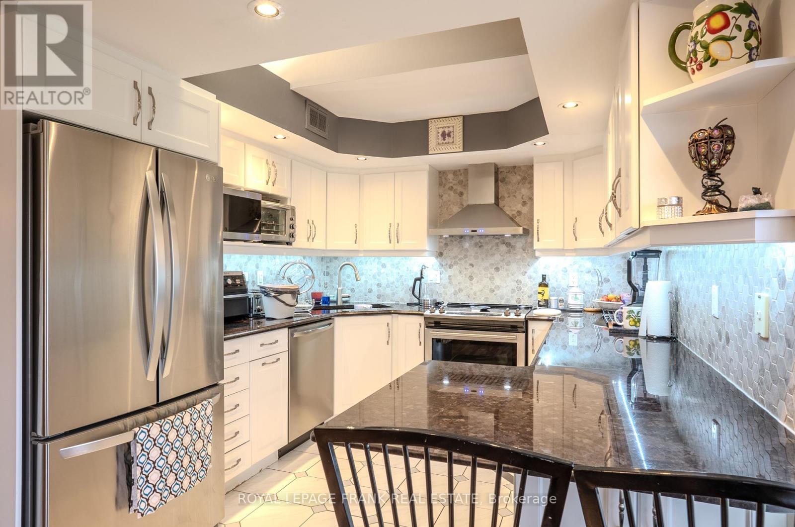 












5 HILLVIEW DRIVE

,
Kawartha Lakes (Bobcaygeon),




Ontario
K0M1A0

