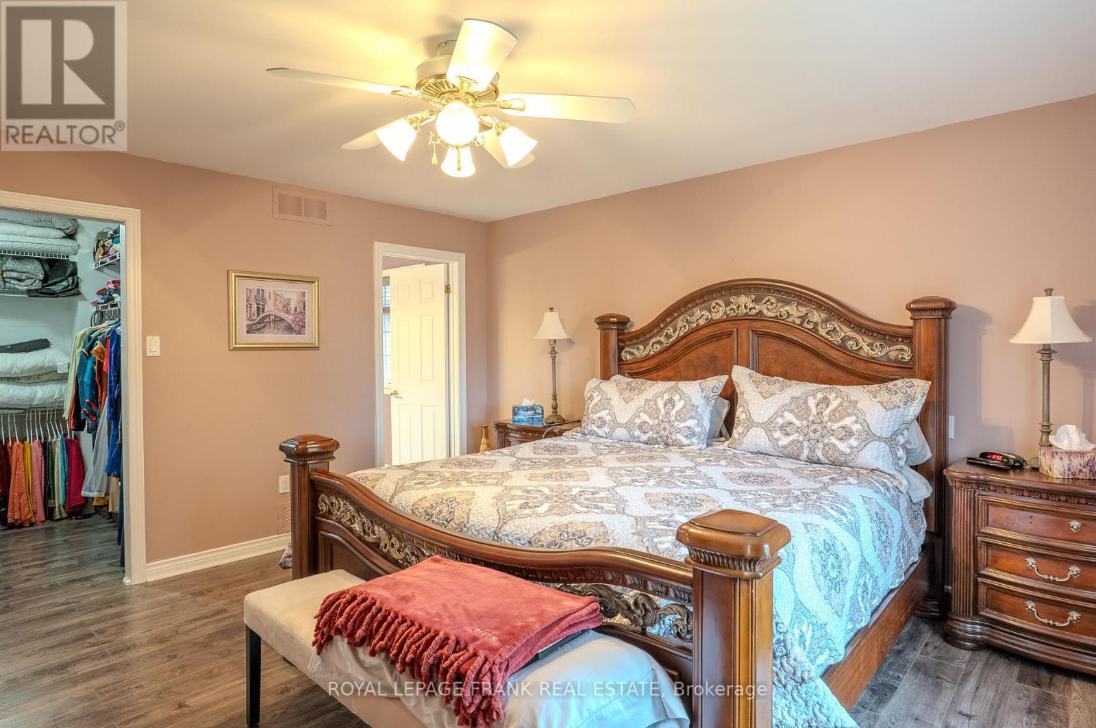 












5 HILLVIEW DRIVE

,
Kawartha Lakes (Bobcaygeon),




Ontario
K0M1A0

