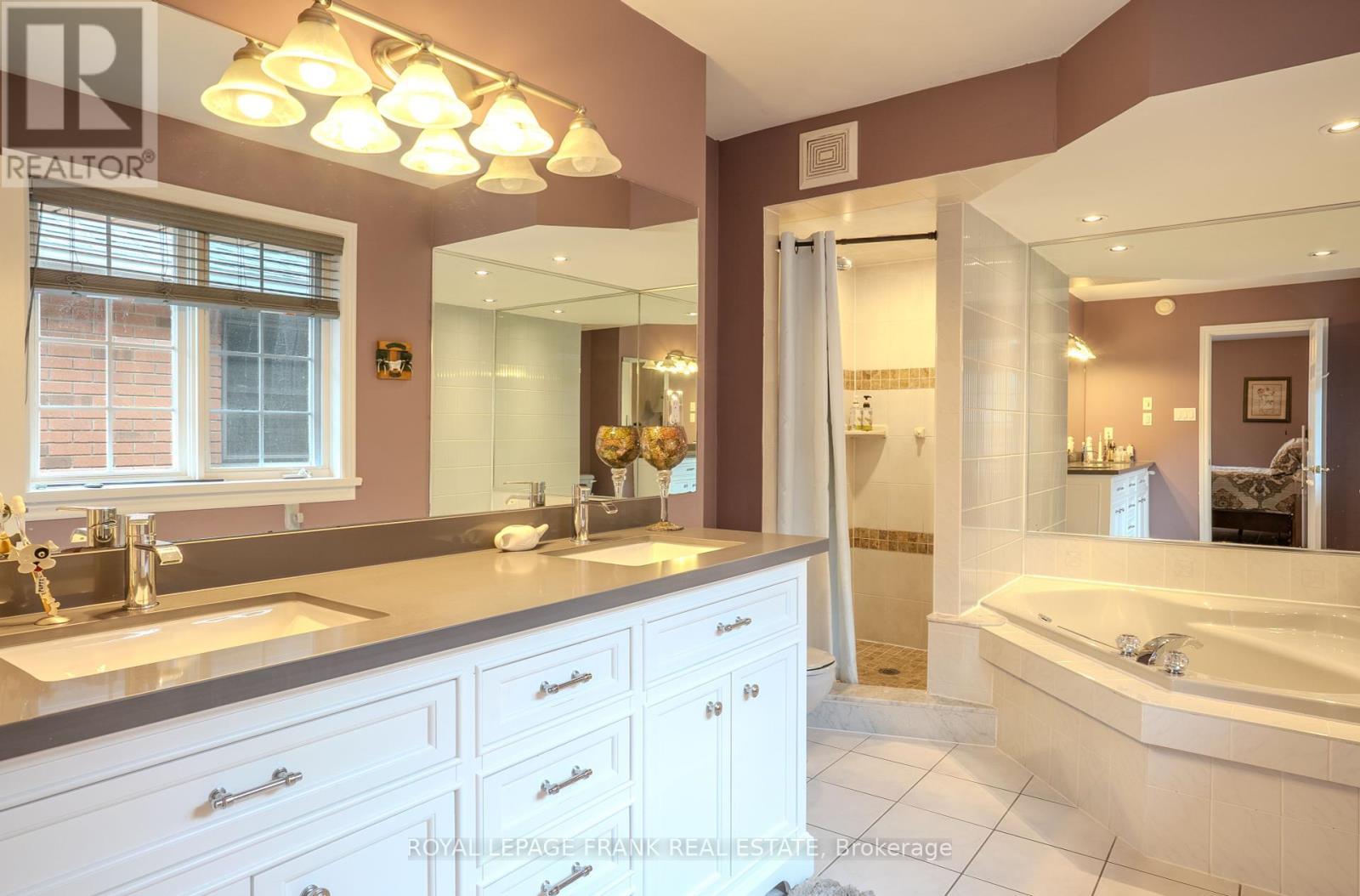 












5 HILLVIEW DRIVE

,
Kawartha Lakes (Bobcaygeon),




Ontario
K0M1A0

