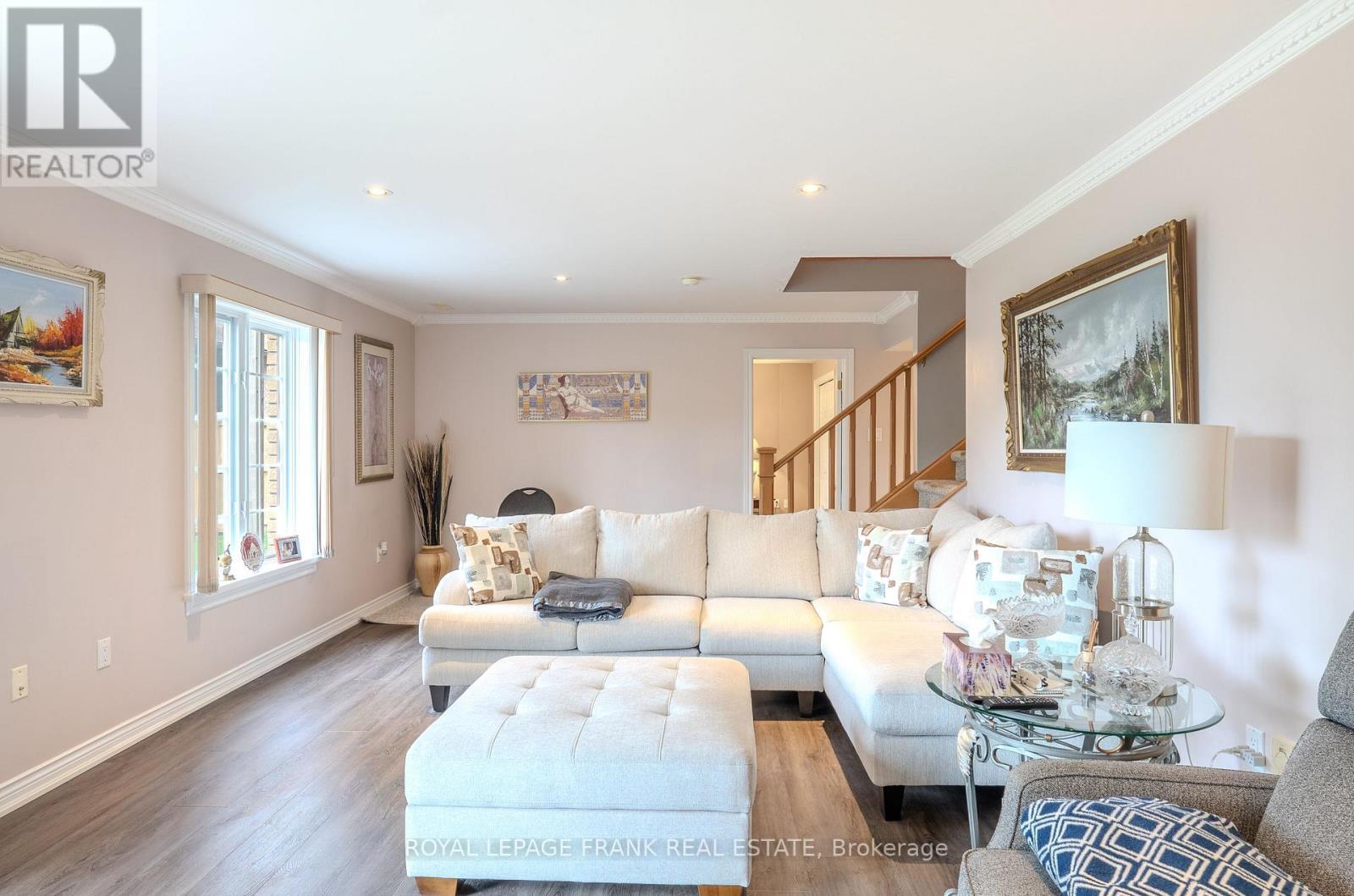 












5 HILLVIEW DRIVE

,
Kawartha Lakes (Bobcaygeon),




Ontario
K0M1A0

