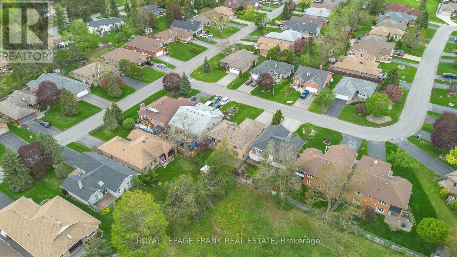












5 HILLVIEW DRIVE

,
Kawartha Lakes (Bobcaygeon),




Ontario
K0M1A0

