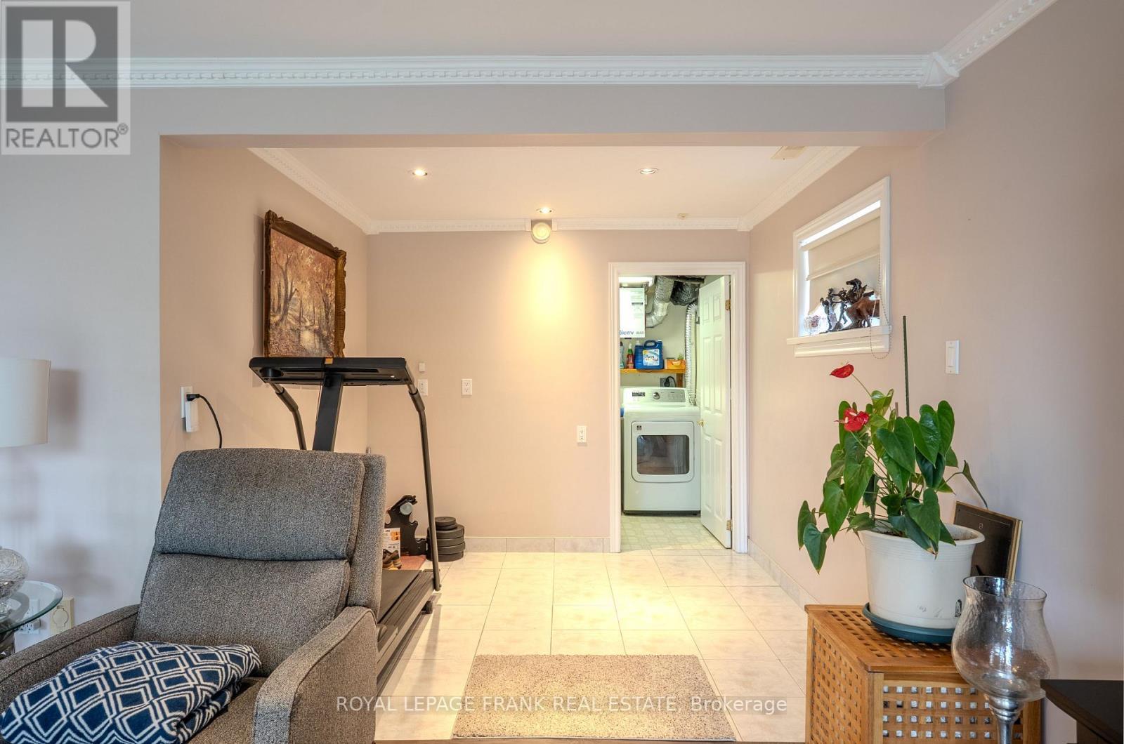 












5 HILLVIEW DRIVE

,
Kawartha Lakes (Bobcaygeon),




Ontario
K0M1A0

