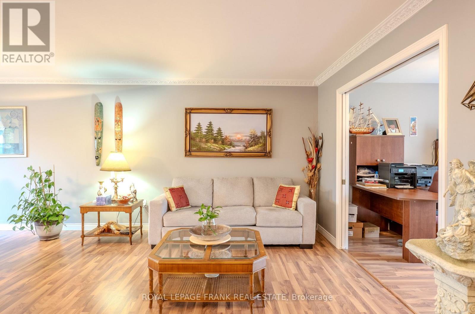 












5 HILLVIEW DRIVE

,
Kawartha Lakes (Bobcaygeon),




Ontario
K0M1A0

