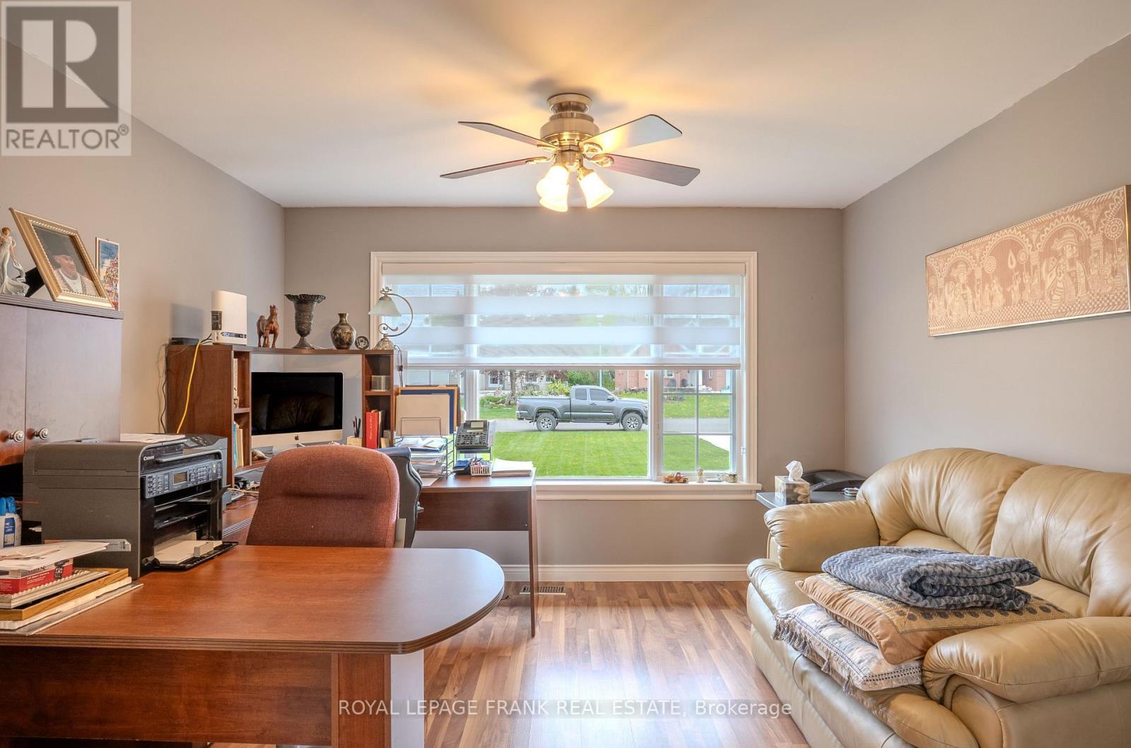 












5 HILLVIEW DRIVE

,
Kawartha Lakes (Bobcaygeon),




Ontario
K0M1A0

