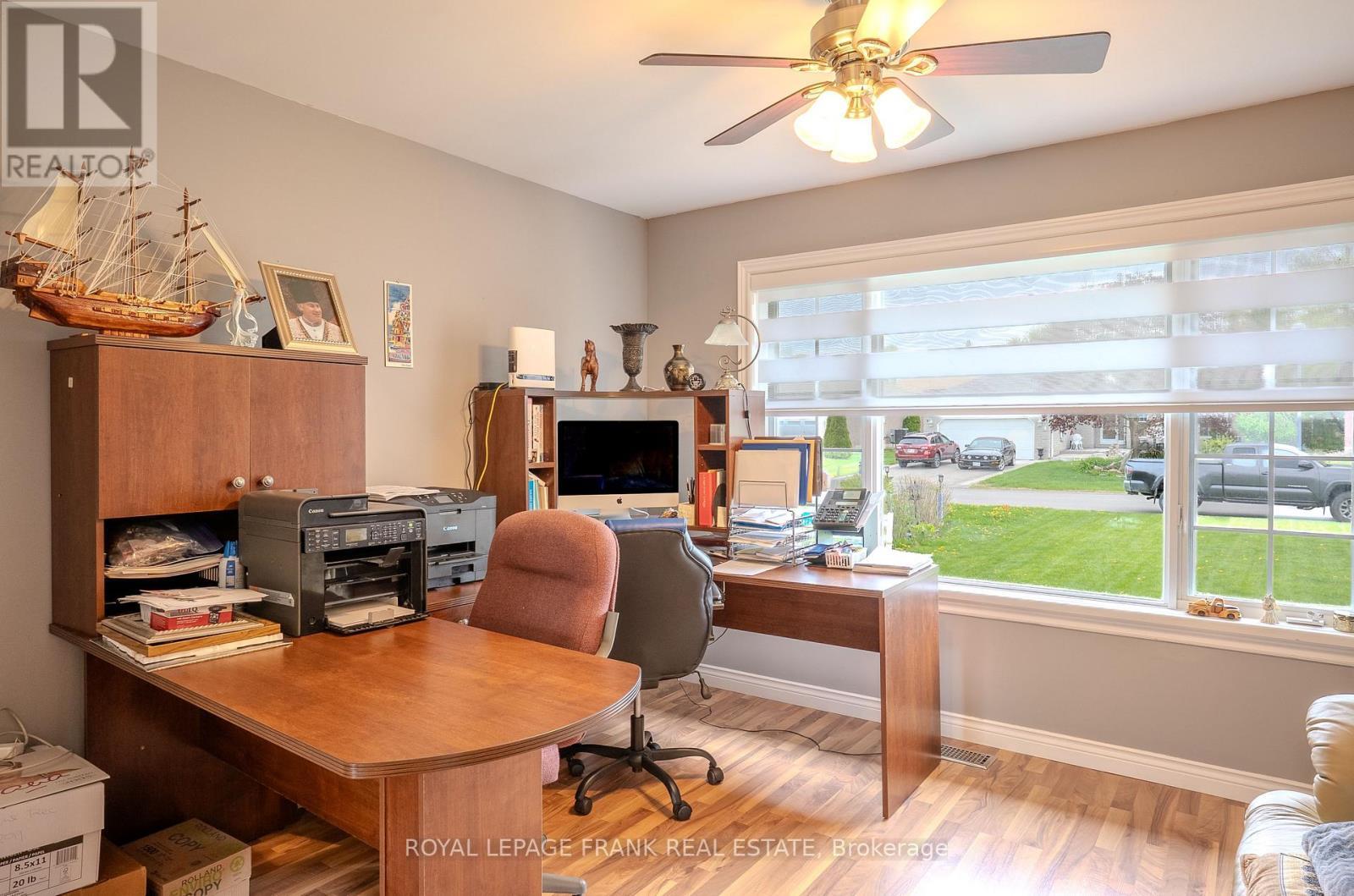 












5 HILLVIEW DRIVE

,
Kawartha Lakes (Bobcaygeon),




Ontario
K0M1A0

