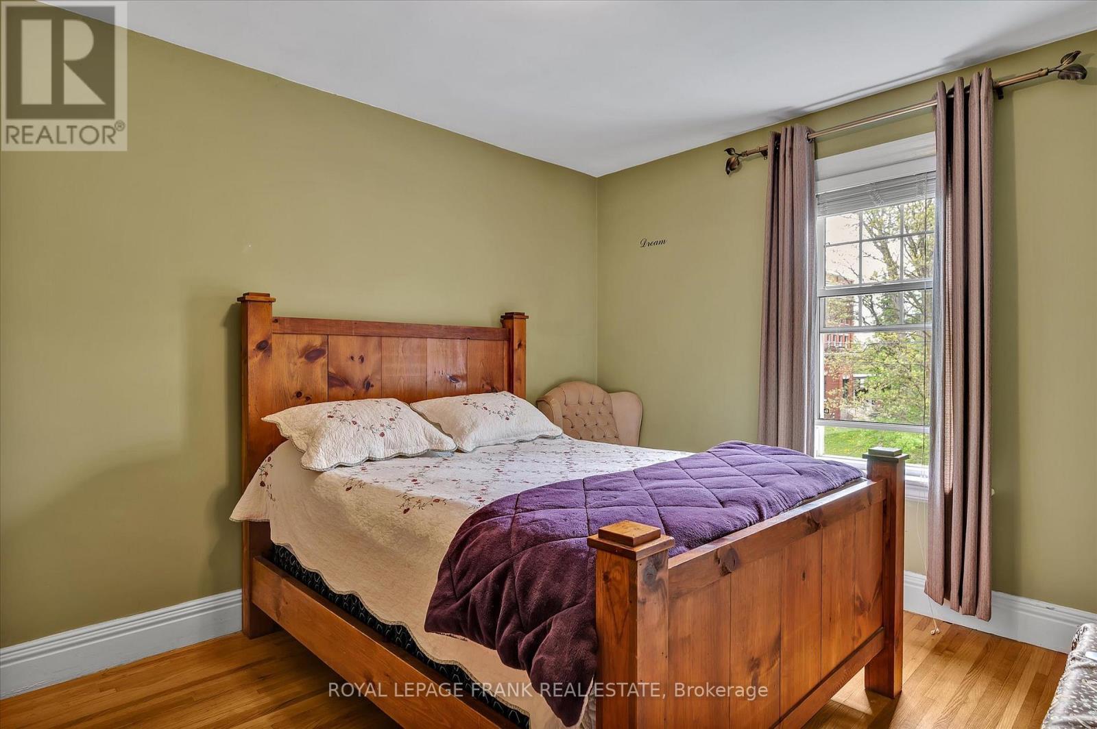












83 BENSON AVENUE

,
Peterborough North (South),




Ontario
K9H5X8

