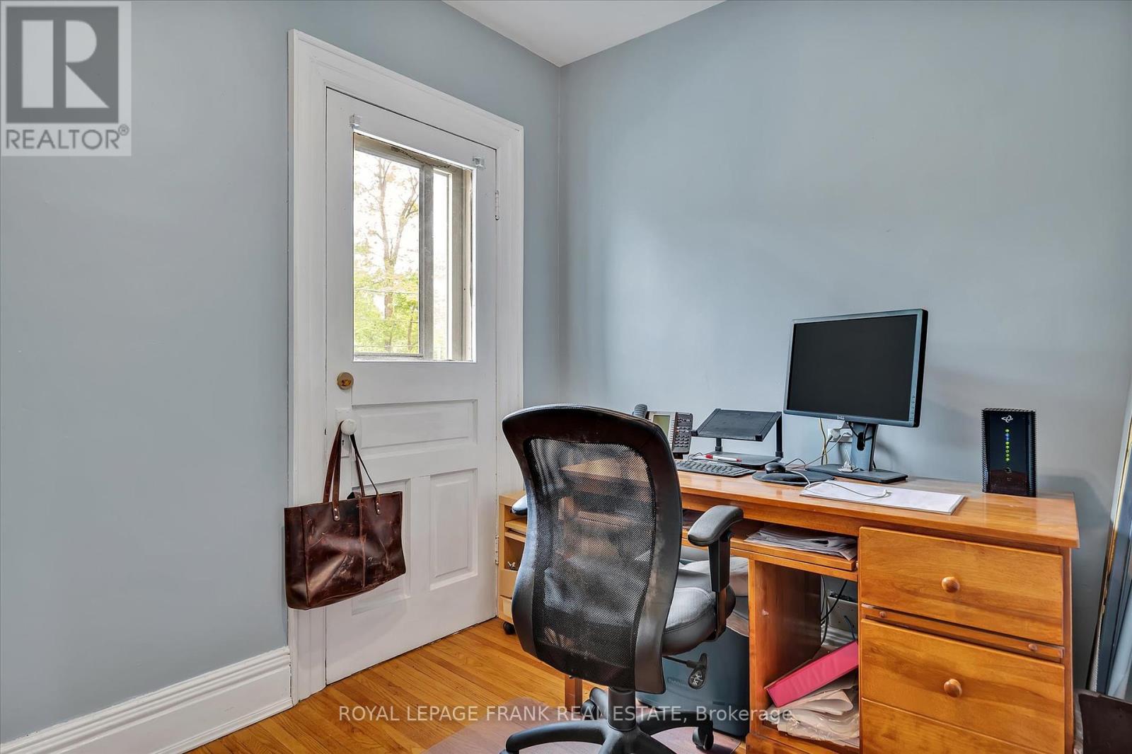 












83 BENSON AVENUE

,
Peterborough North (South),




Ontario
K9H5X8

