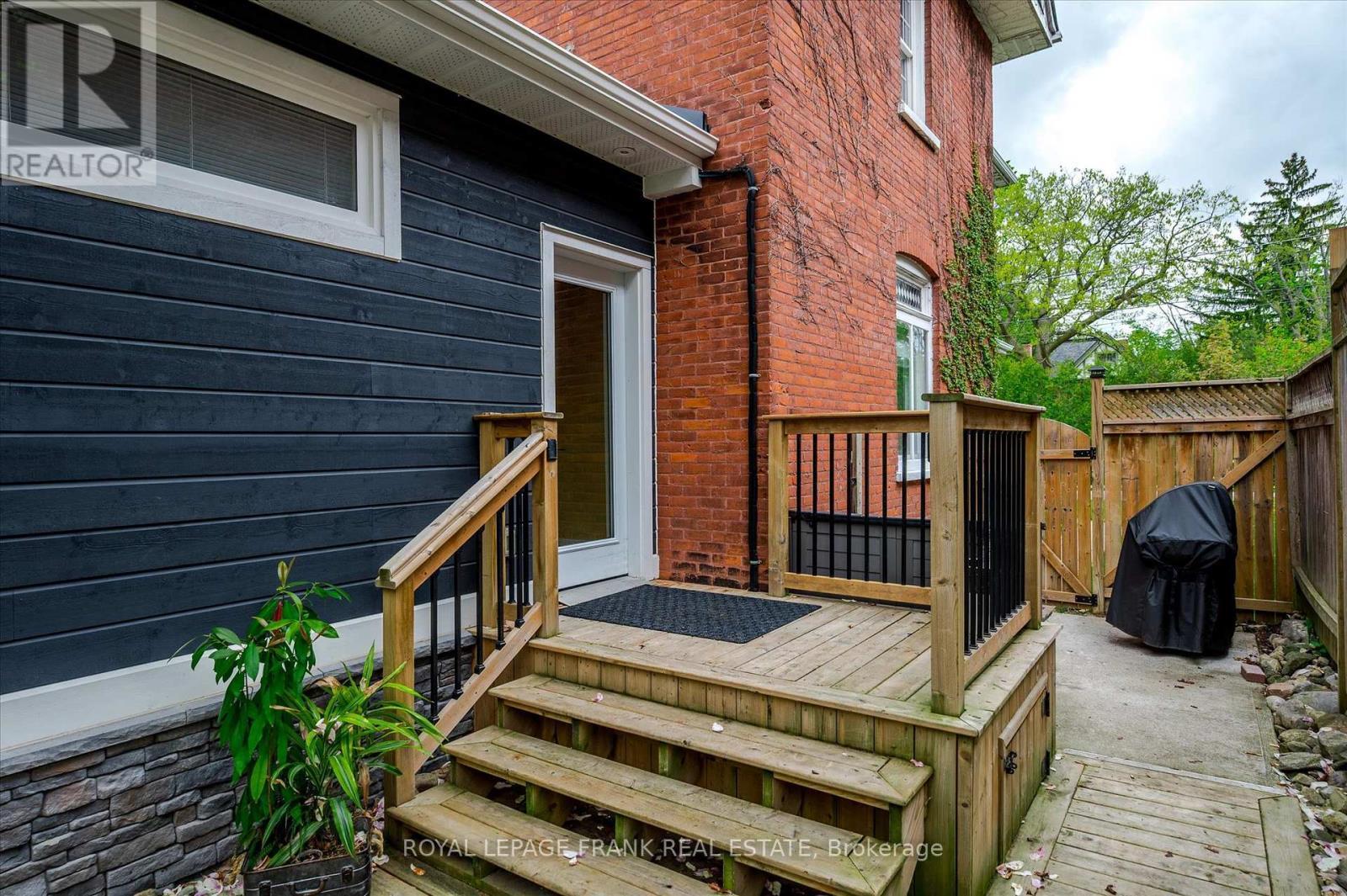 












83 BENSON AVENUE

,
Peterborough North (South),




Ontario
K9H5X8

