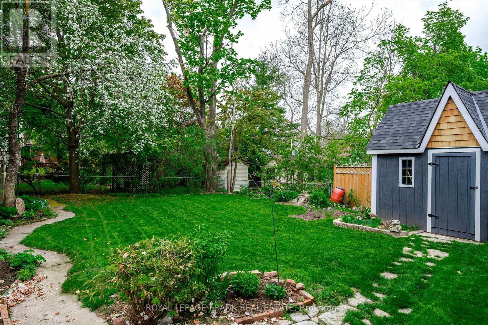 












83 BENSON AVENUE

,
Peterborough North (South),




Ontario
K9H5X8

