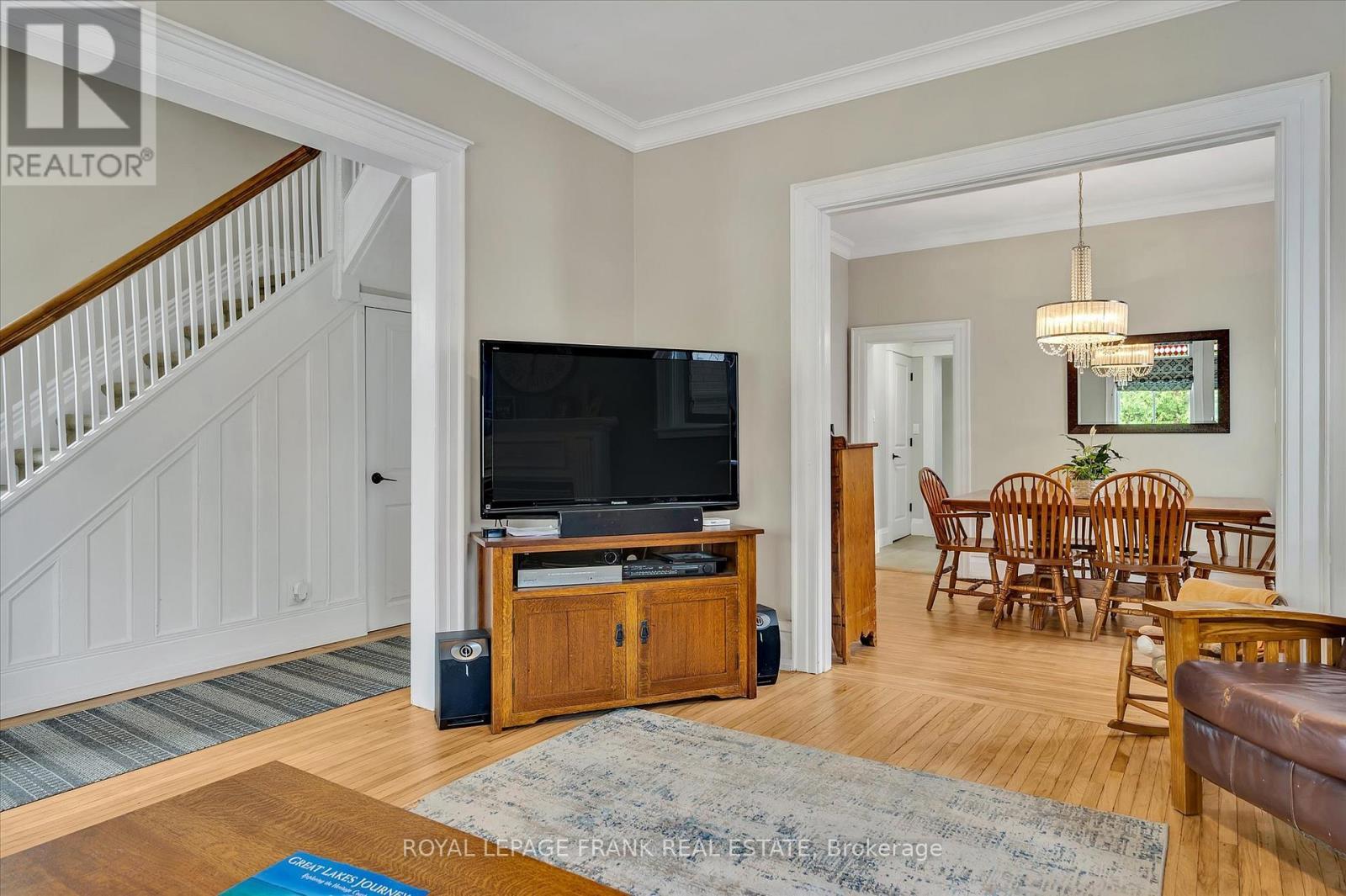












83 BENSON AVENUE

,
Peterborough North (South),




Ontario
K9H5X8

