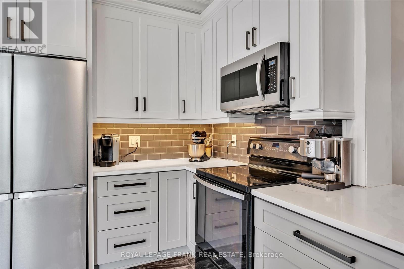 












83 BENSON AVENUE

,
Peterborough North (South),




Ontario
K9H5X8

