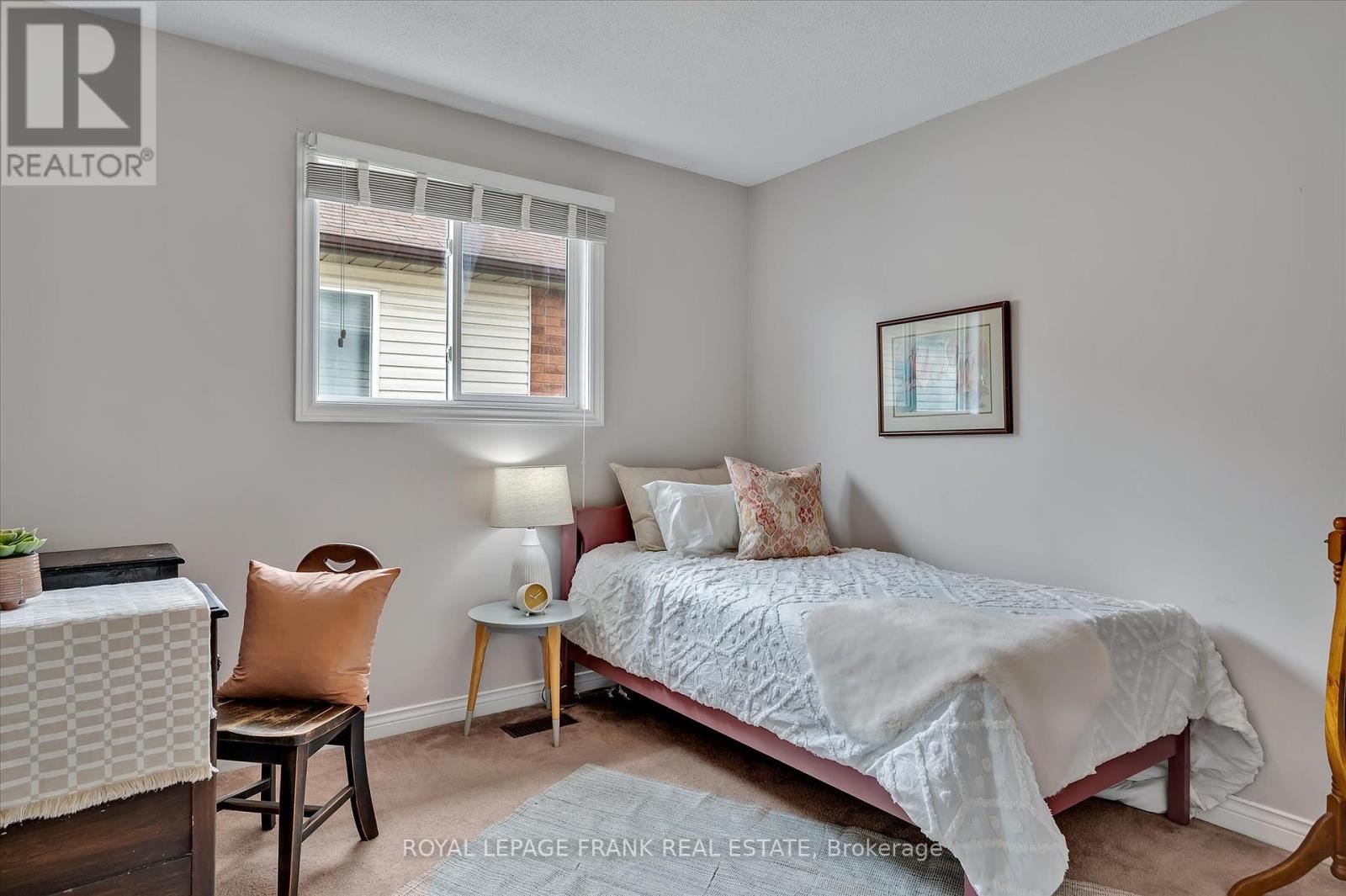 












2114 EASTHILL DRIVE

,
Peterborough East (South),




Ontario
K9L1Y8

