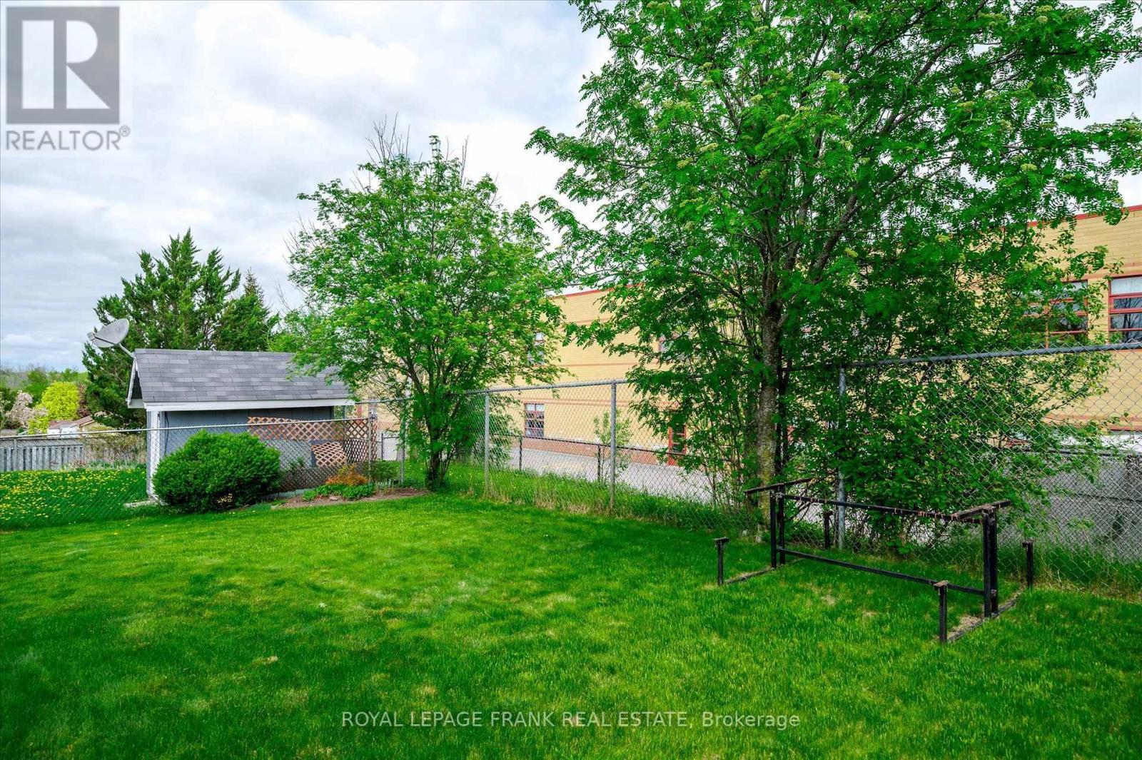 












2114 EASTHILL DRIVE

,
Peterborough East (South),




Ontario
K9L1Y8

