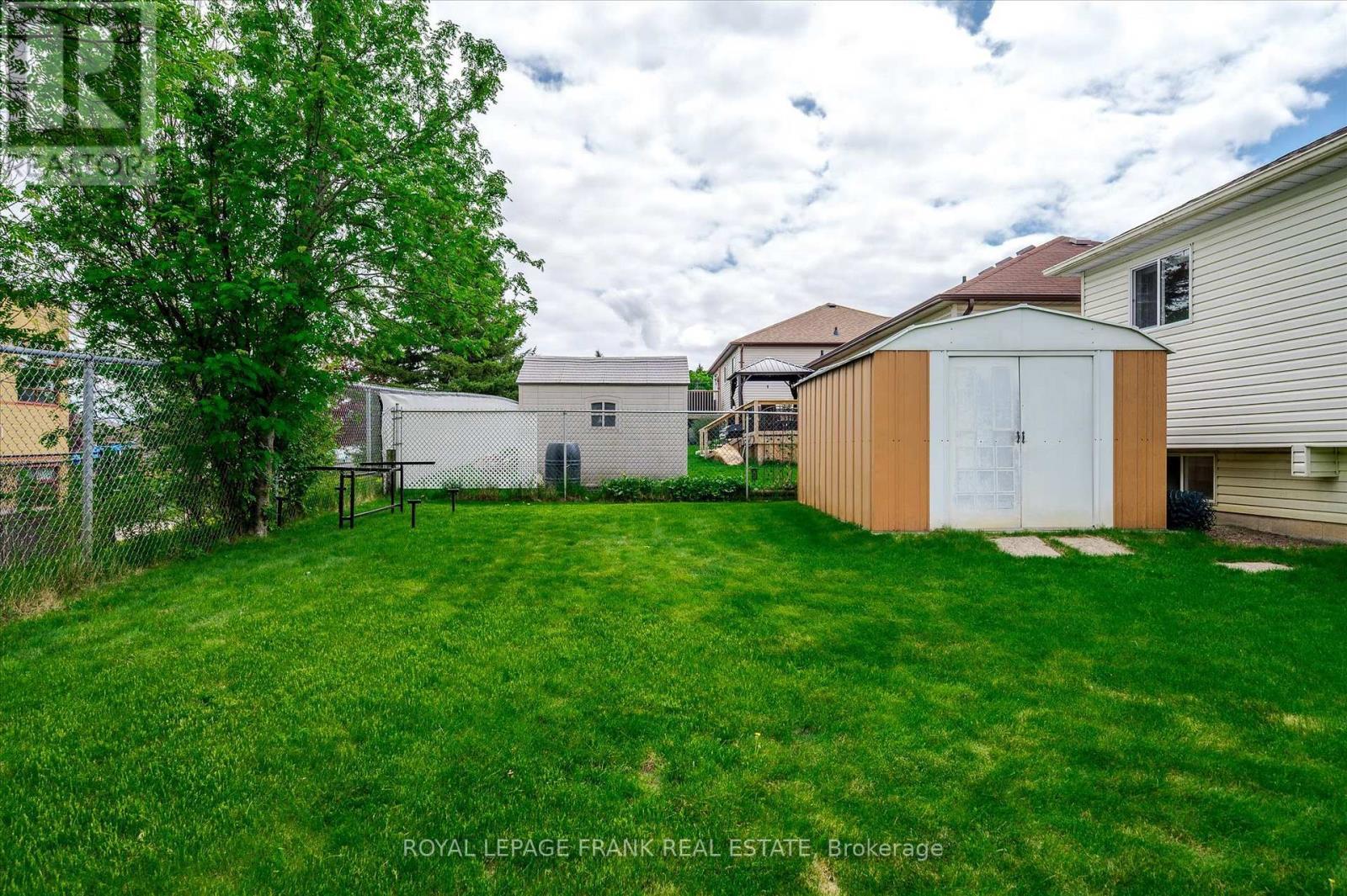 












2114 EASTHILL DRIVE

,
Peterborough East (South),




Ontario
K9L1Y8

