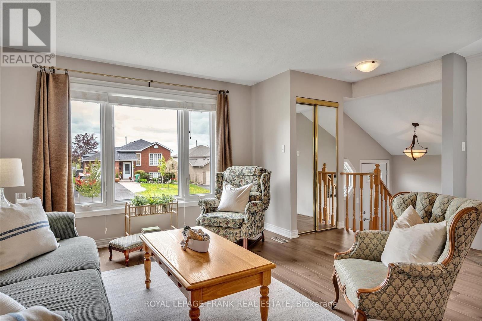 












2114 EASTHILL DRIVE

,
Peterborough East (South),




Ontario
K9L1Y8

