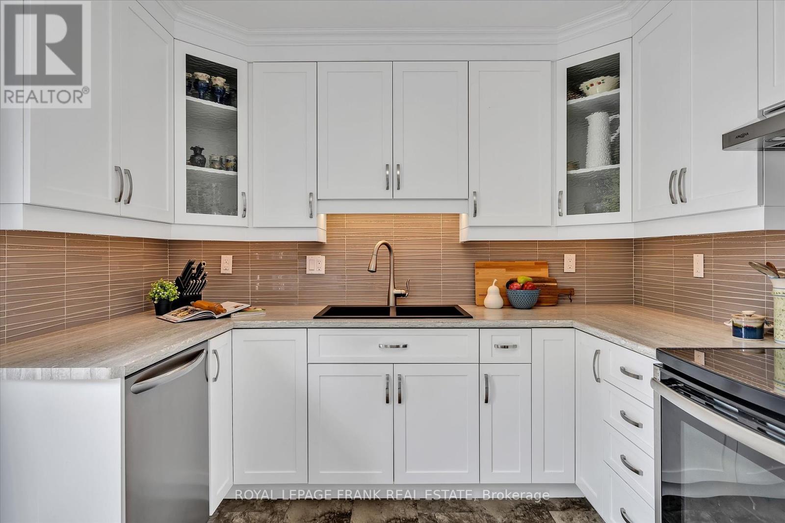 












2114 EASTHILL DRIVE

,
Peterborough East (South),




Ontario
K9L1Y8

