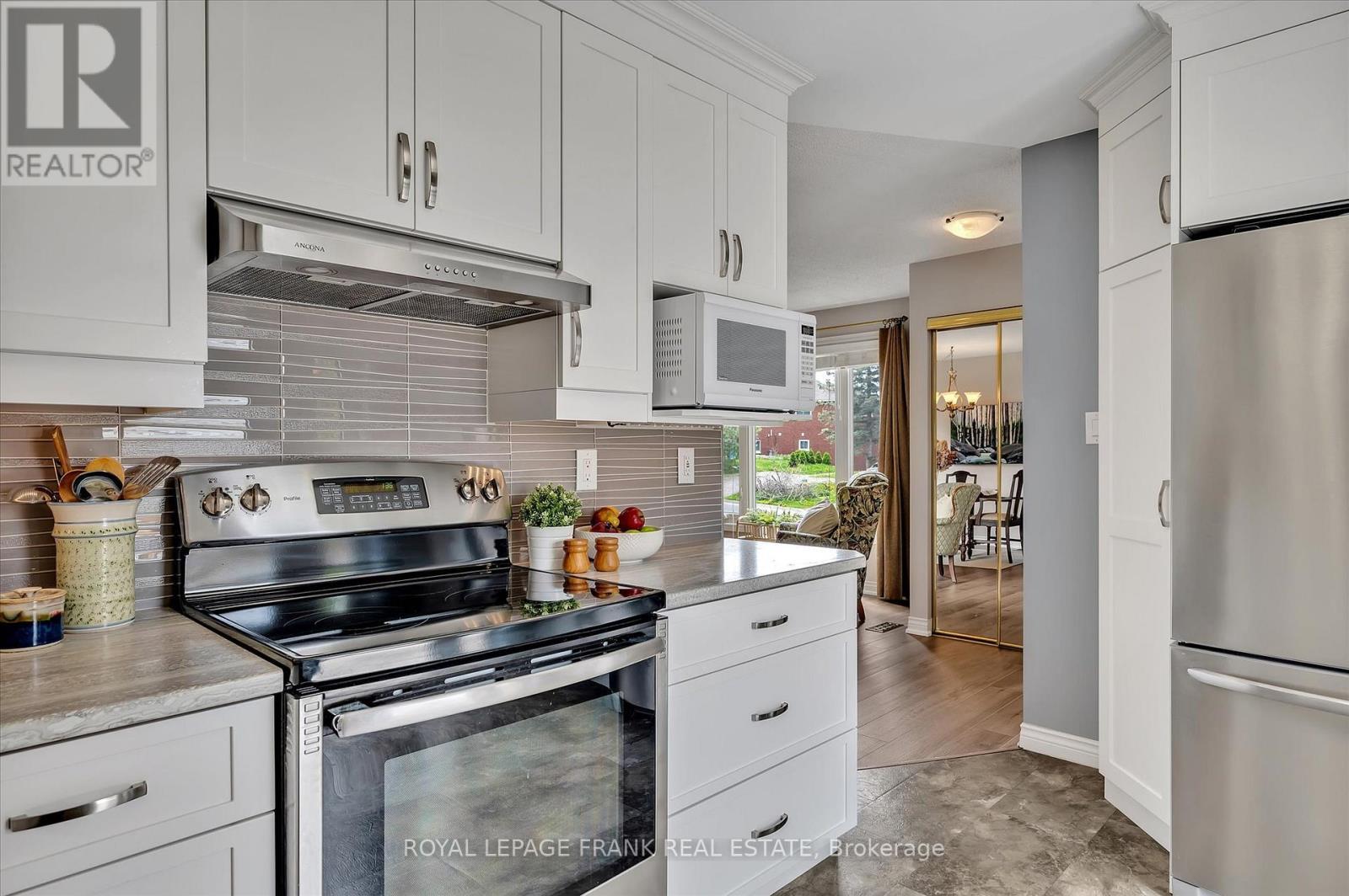 












2114 EASTHILL DRIVE

,
Peterborough East (South),




Ontario
K9L1Y8

