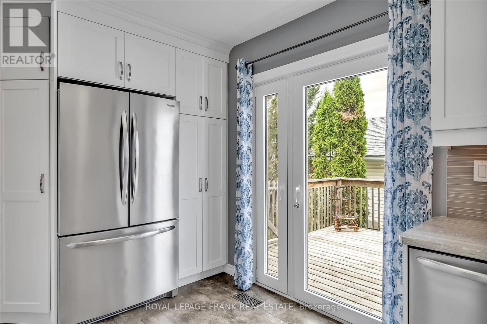 












2114 EASTHILL DRIVE

,
Peterborough East (South),




Ontario
K9L1Y8

