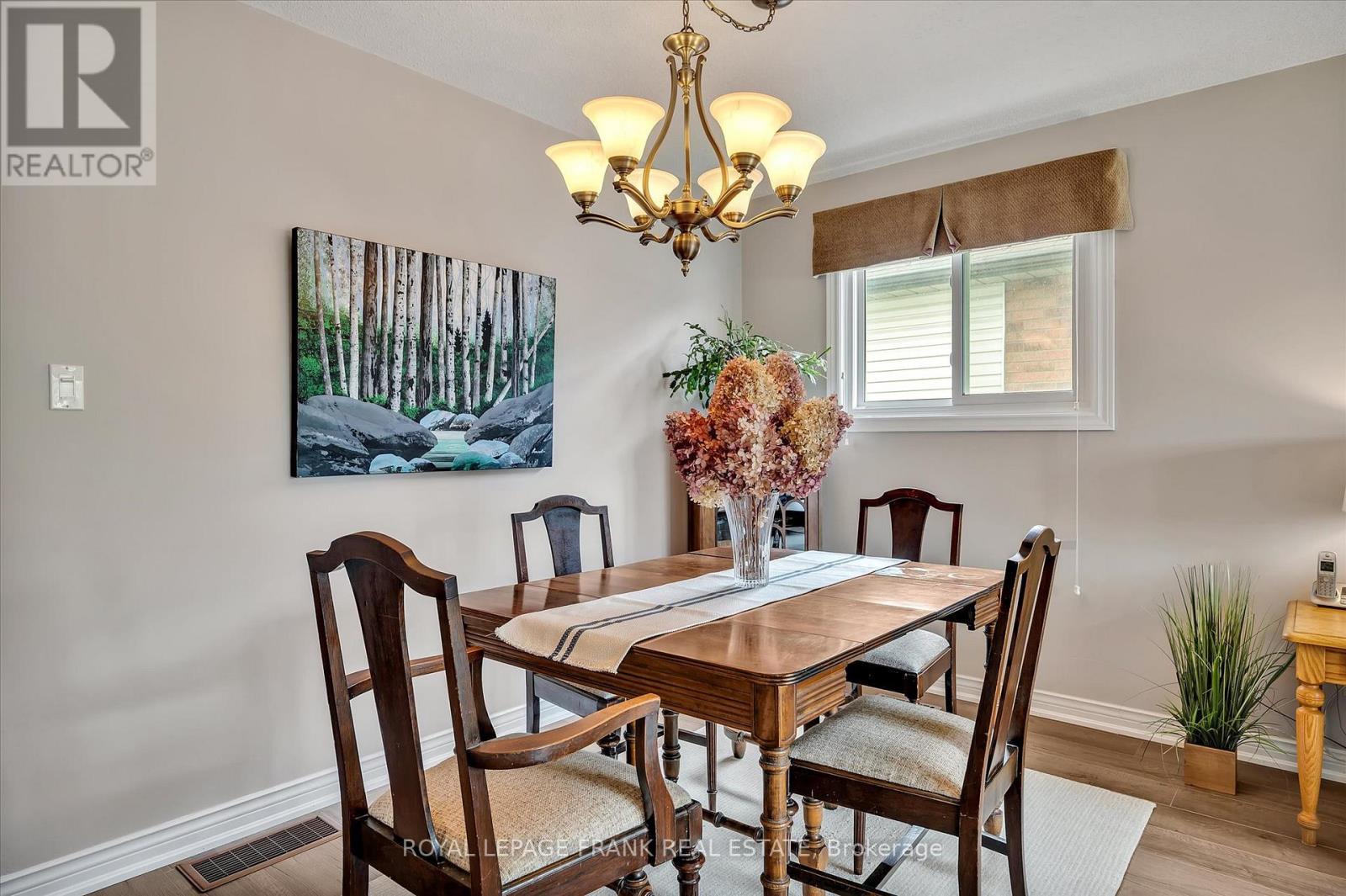 












2114 EASTHILL DRIVE

,
Peterborough East (South),




Ontario
K9L1Y8

