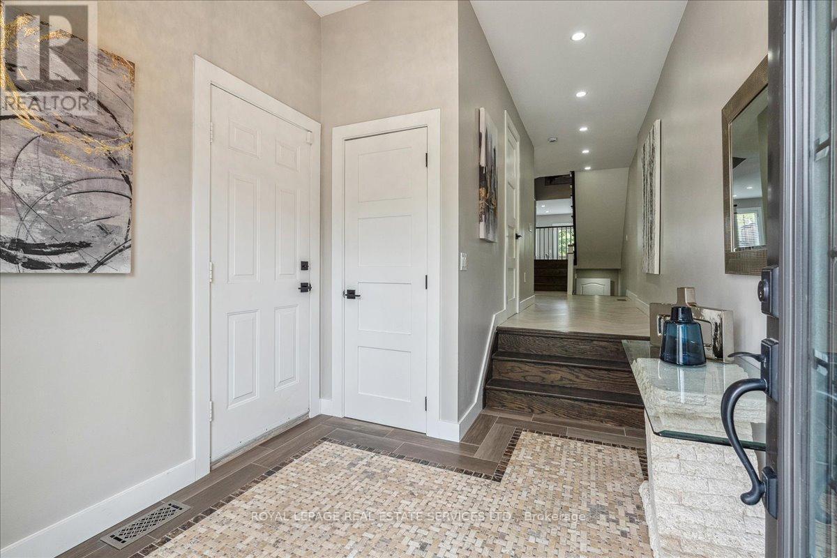












10 - 2250 ROCKINGHAM DRIVE

,
Oakville,




Ontario
L6H6J3

