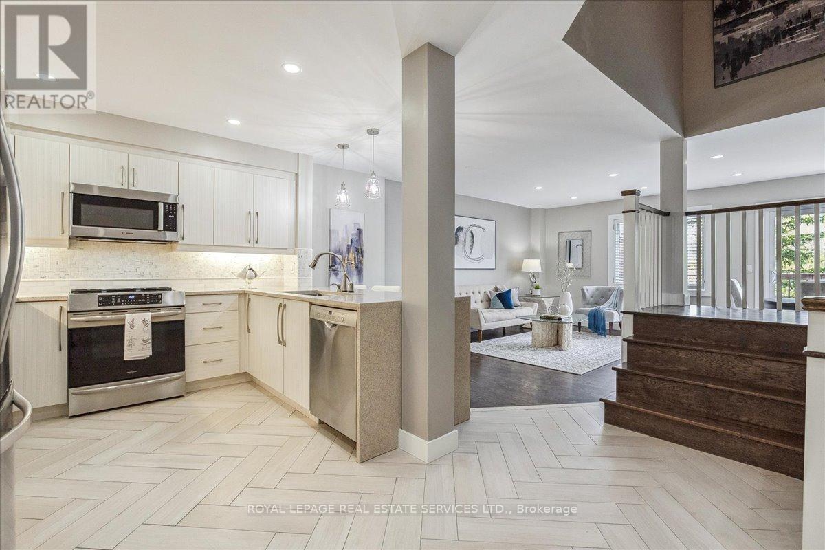 












10 - 2250 ROCKINGHAM DRIVE

,
Oakville,




Ontario
L6H6J3


