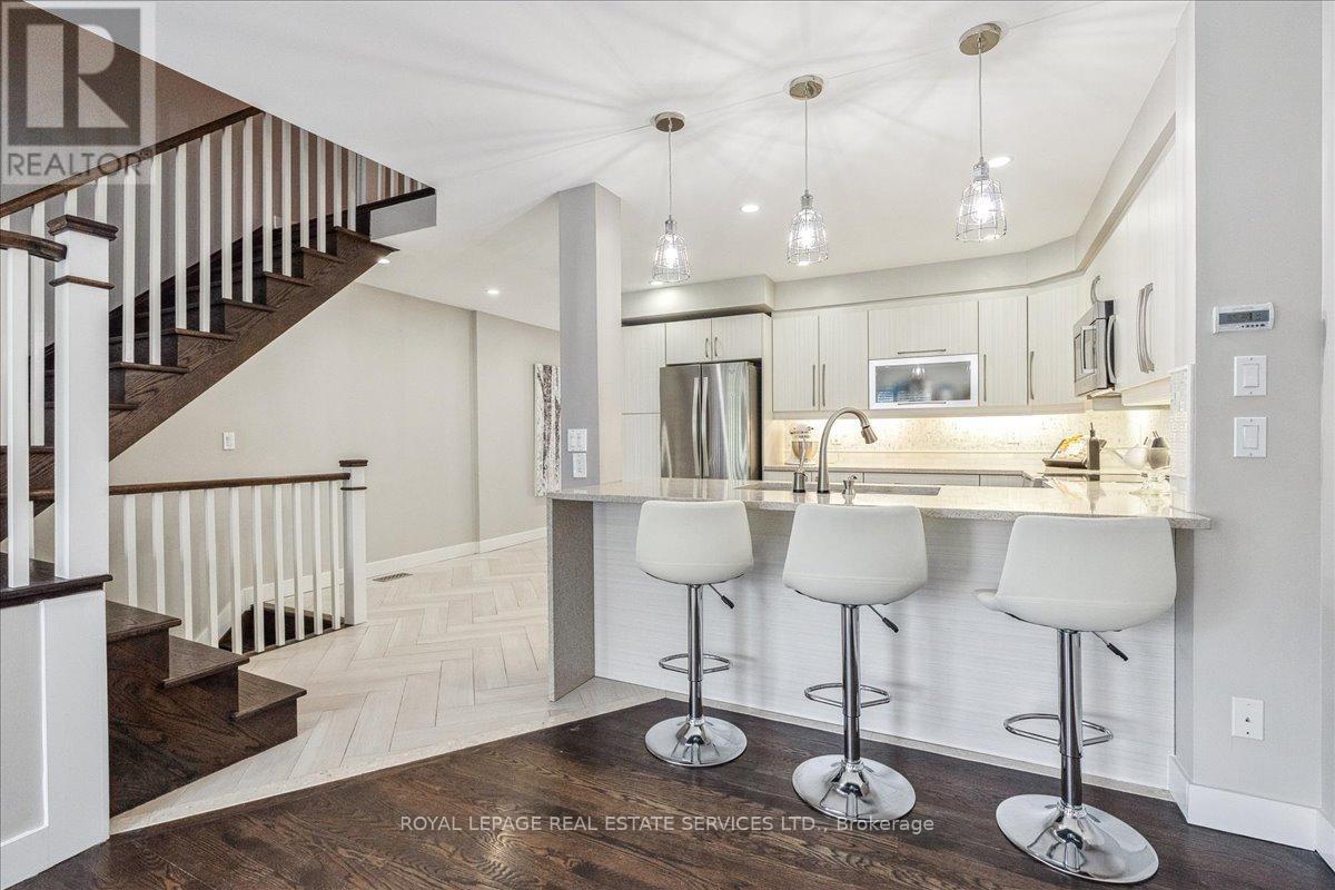 












10 - 2250 ROCKINGHAM DRIVE

,
Oakville,




Ontario
L6H6J3

