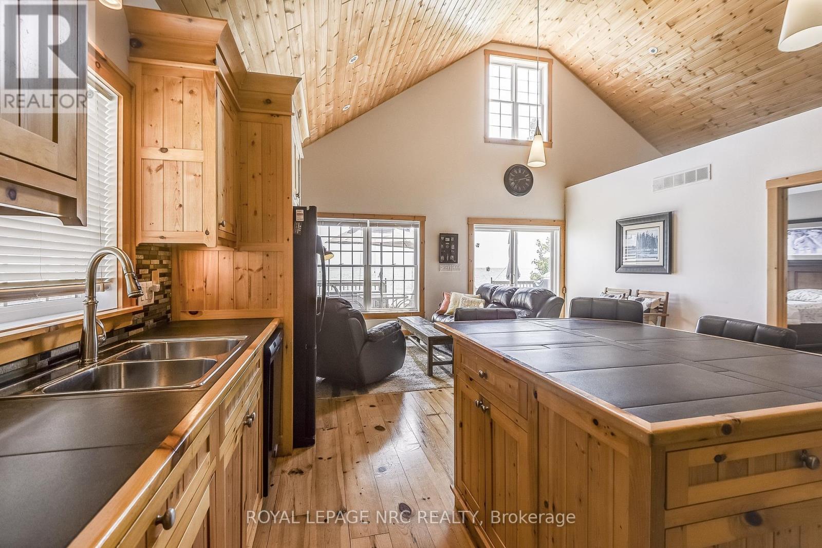 












10849 LAKESHORE ROAD W

,
Wainfleet (Lakeshore),




Ontario
L3K5V4

