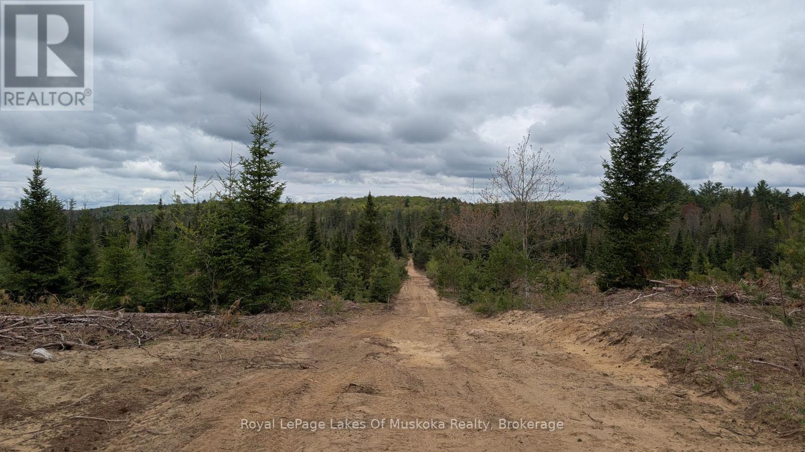 












395 STEPHENSON 1 ROAD E

,
Bracebridge (Macaulay),







Ontario
P0B1L0

