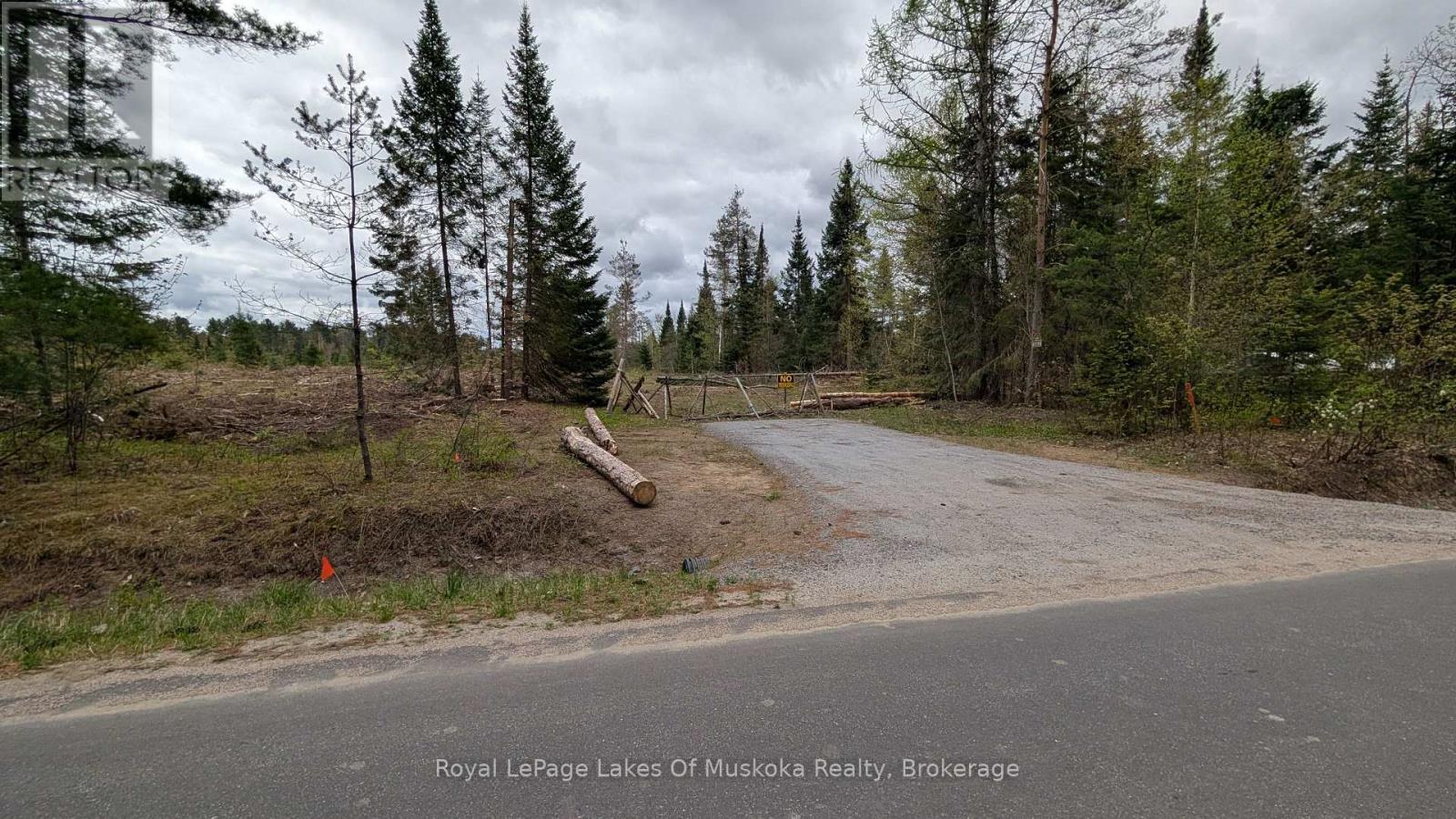 












395 STEPHENSON 1 ROAD E

,
Bracebridge (Macaulay),







Ontario
P0B1L0

