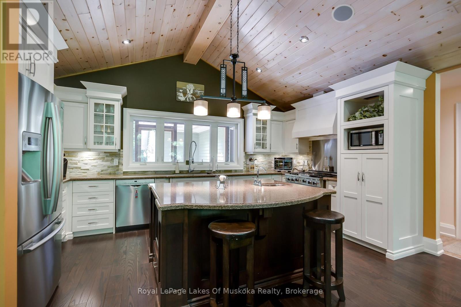 












759 WILLIAMSPORT ROAD

,
Huntsville (Chaffey),




Ontario
P1H2J4

