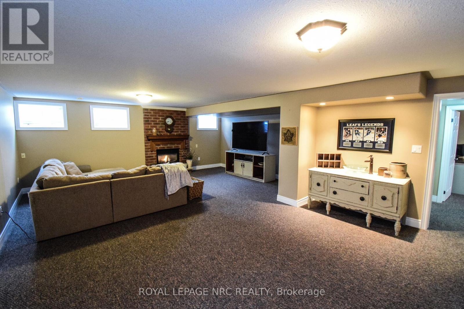 












870 CENTRALIA AVENUE N

,
Fort Erie (Ridgeway),




Ontario
L0S1N0

