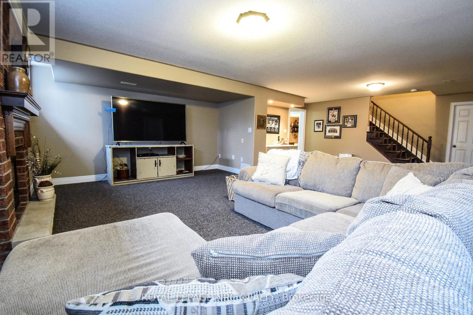 












870 CENTRALIA AVENUE N

,
Fort Erie (Ridgeway),




Ontario
L0S1N0

