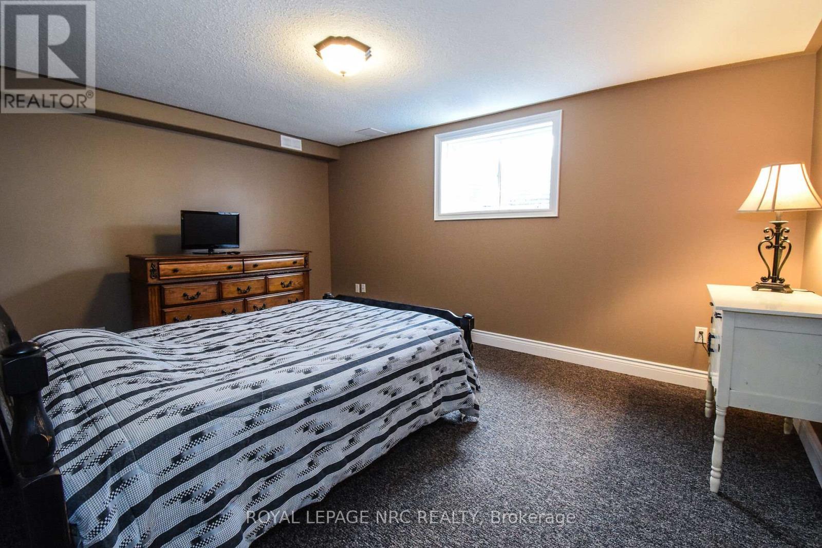 












870 CENTRALIA AVENUE N

,
Fort Erie (Ridgeway),




Ontario
L0S1N0

