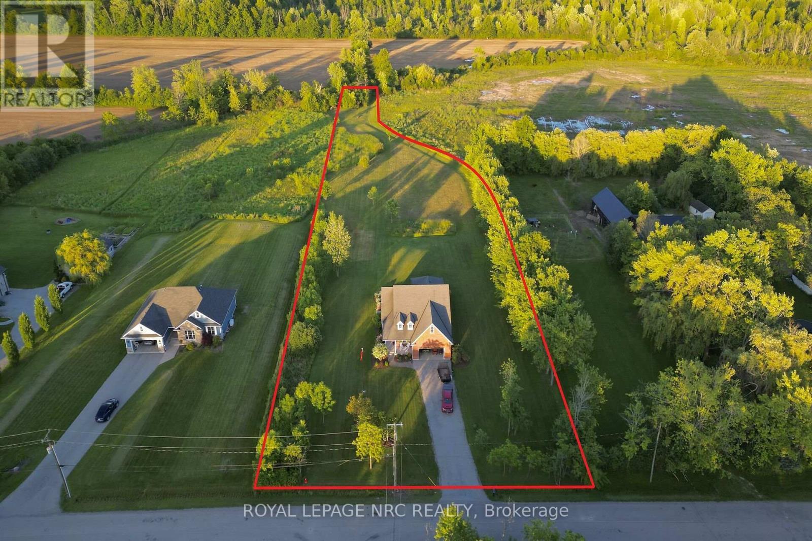 












870 CENTRALIA AVENUE N

,
Fort Erie (Ridgeway),




Ontario
L0S1N0

