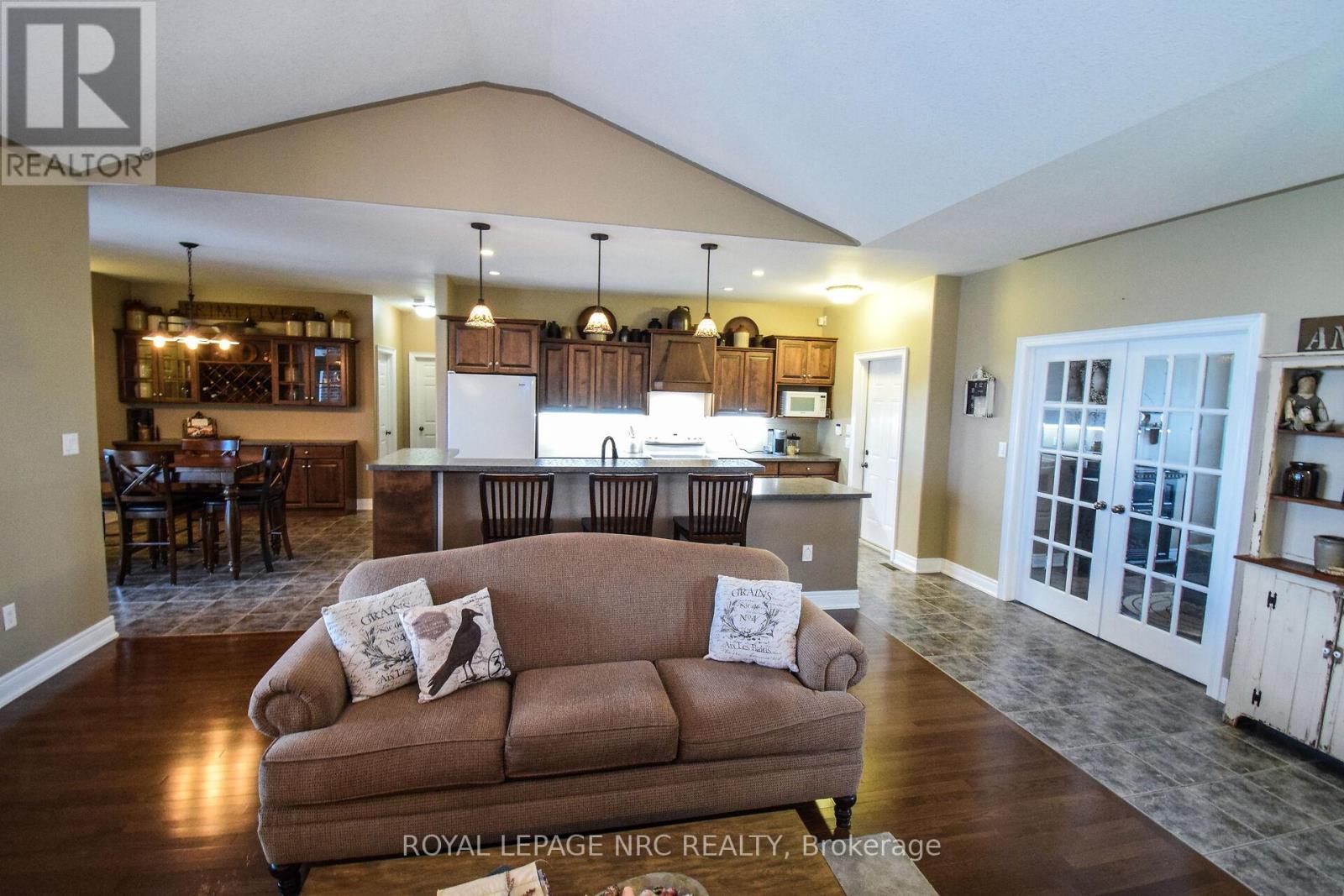 












870 CENTRALIA AVENUE N

,
Fort Erie (Ridgeway),




Ontario
L0S1N0

